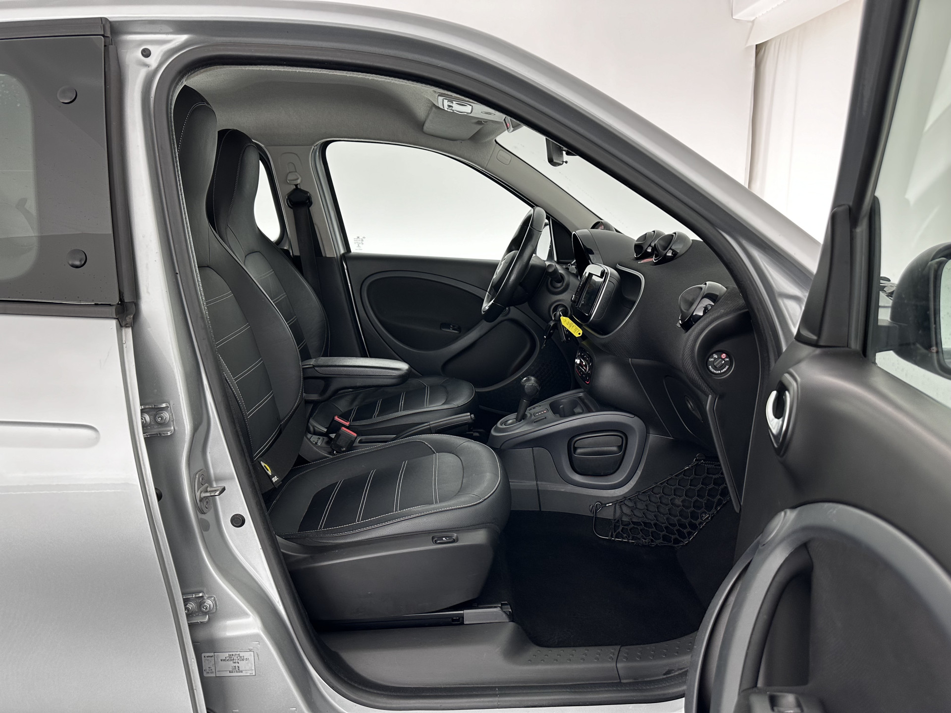 Smart forfour EQ Business Solution {SOH-87%} (INCL-BTW) Aut. *NAVI-FULLMAP | LEATHER | ECC | CRUISE | HEATED-COMFORT-SEATS | 15"ALU*