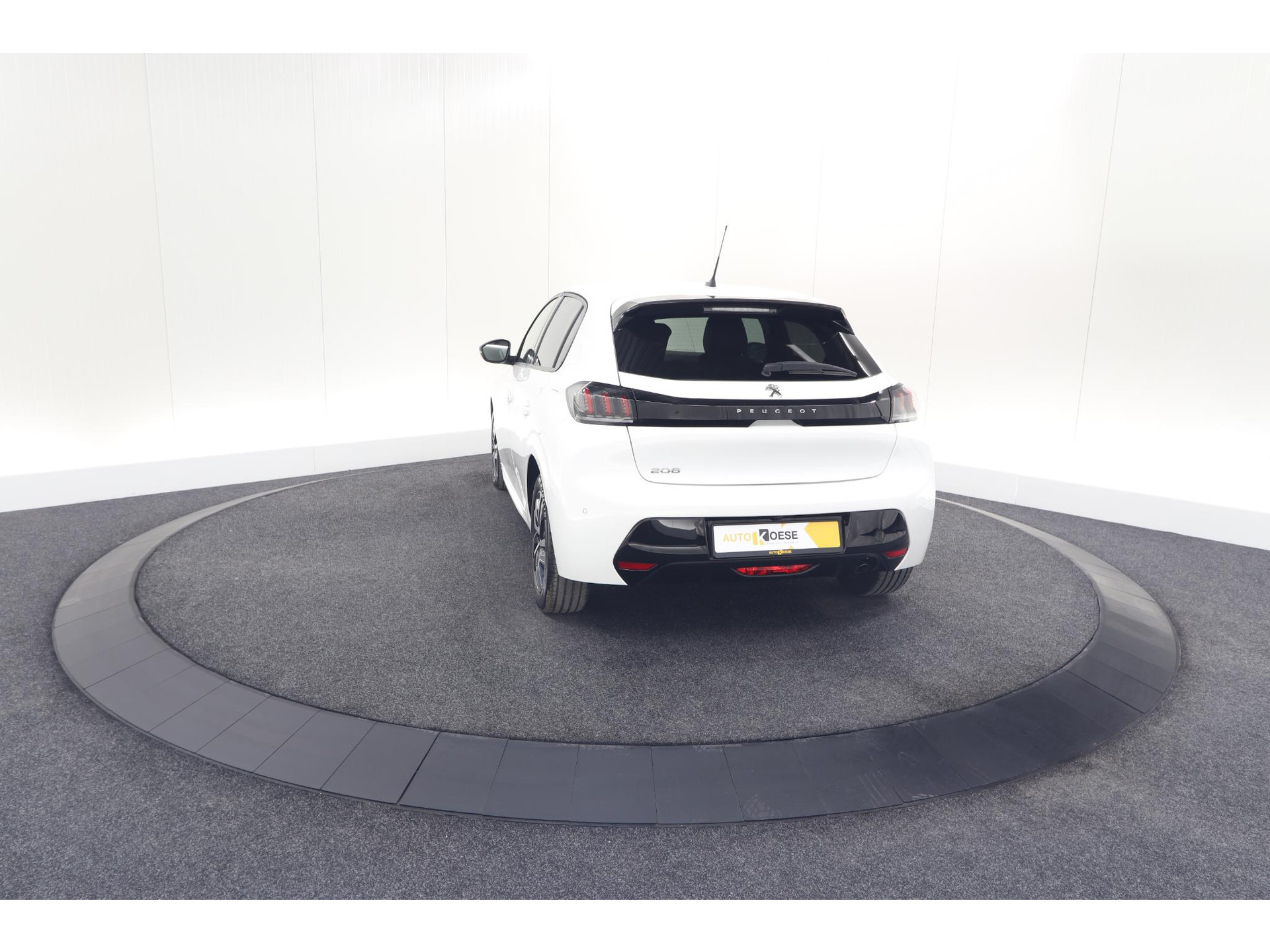 Peugeot 208 PureTech 100 Allure Pack | Camera | Apple Carplay | Stoelverwarming | Parkeersensoren