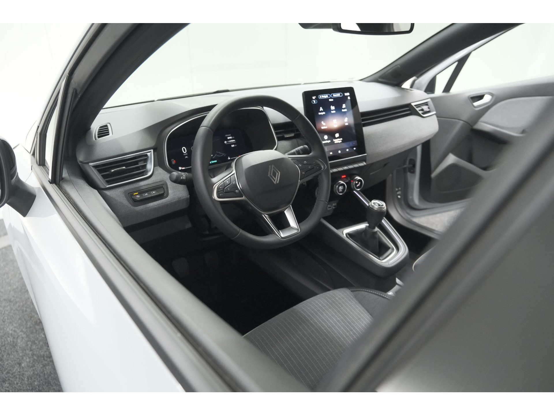 Renault Clio TCe 90 GPF techno | 360 Camera | Adaptieve Cruise Control | Navigatie | 9.3 Inch Groot Scherm