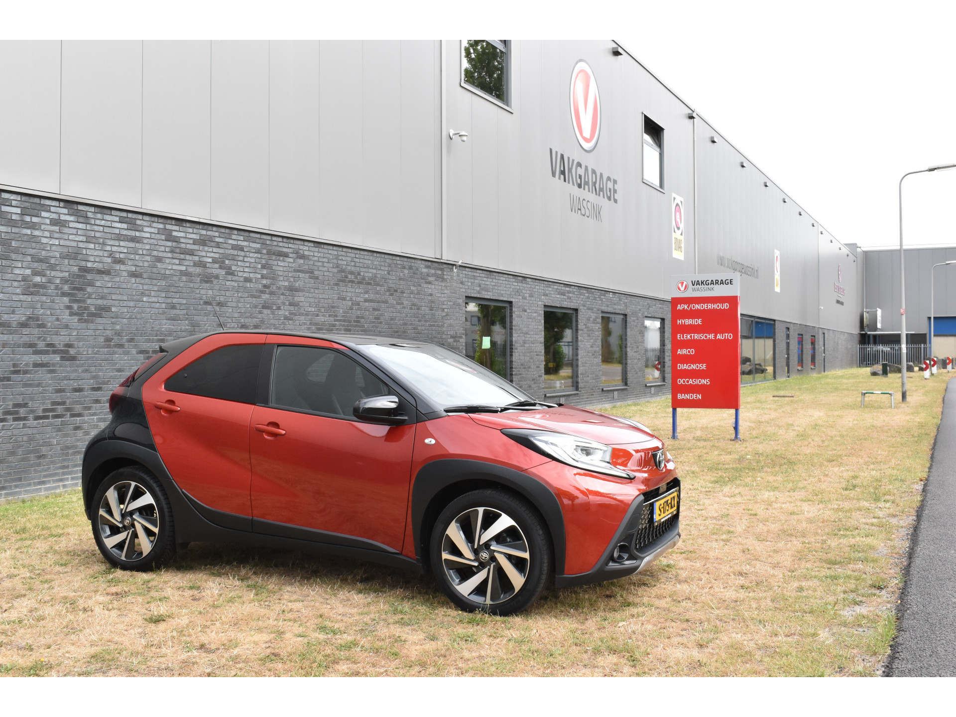 Toyota Aygo X 1.0 VVT-i MT Envy Jbl Navigatie Carplay