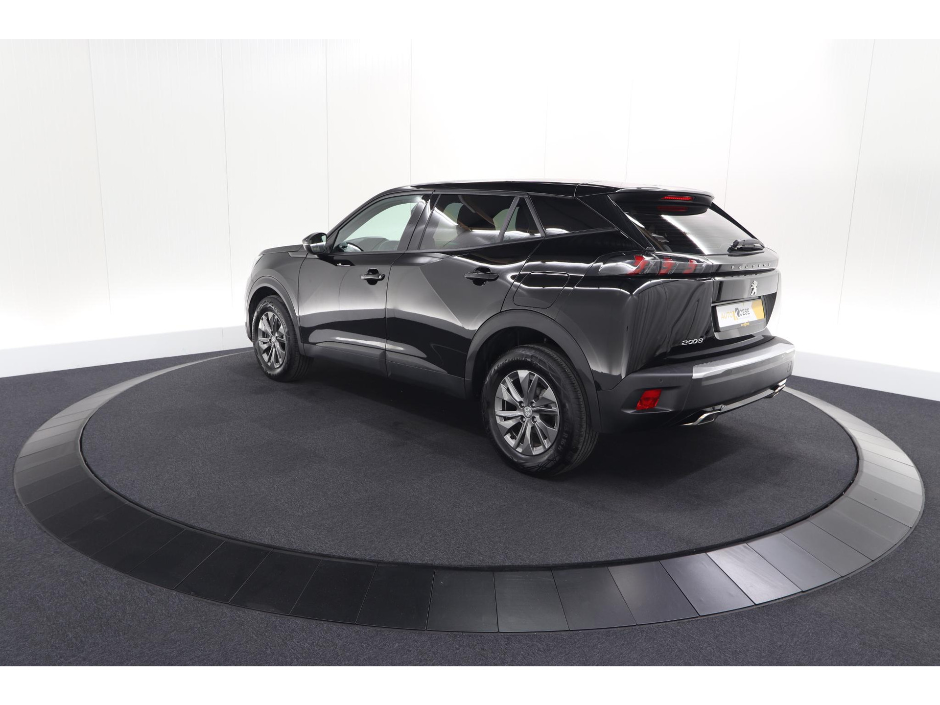 Peugeot 2008 PureTech 130 EAT8 Active Pack | Parkeersensoren | Apple CarPlay | Climate Control | Stoelverwarming
