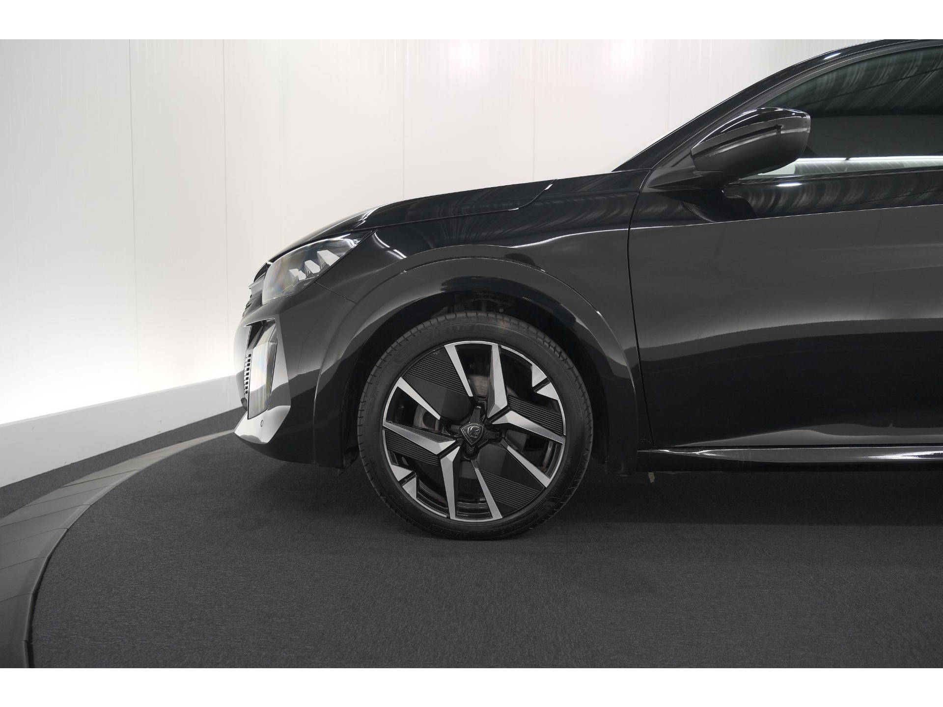 Peugeot 208 1.2 Hybrid 145 e-DCS6 GT | Alcantara Pakket | Camera | Apple Carplay | Stoelverwarming