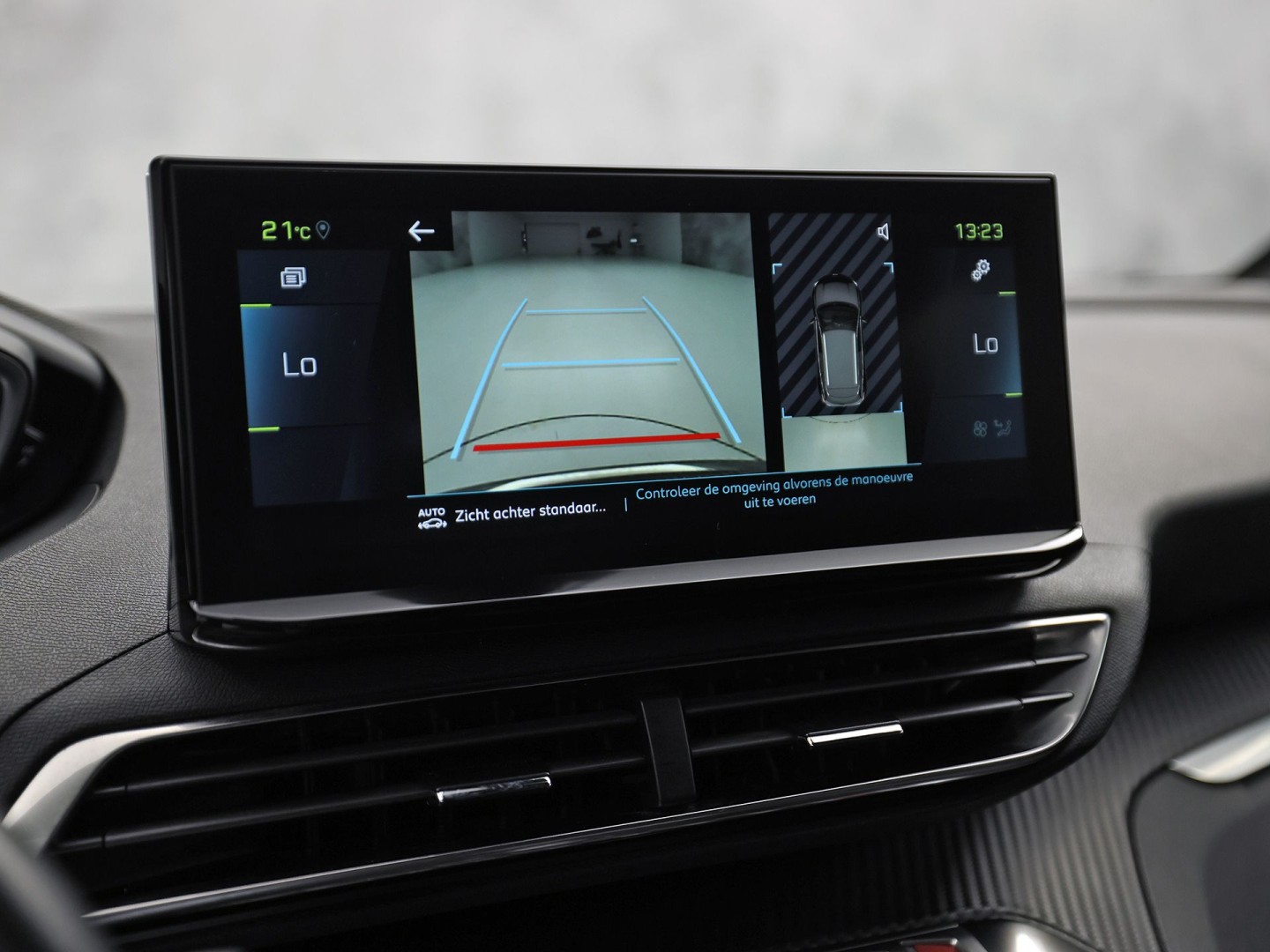Peugeot 3008 1.6 HYbrid 225 Allure Sport 225Pk Automaat (APPLE CARPLAY, GROOT NAVI, 360 CAMERA, KEYLESS, SPORTSTOELEN, LEDER, GETINT GLAS, ZWART HEMEL, NIEUWSTAAT)
