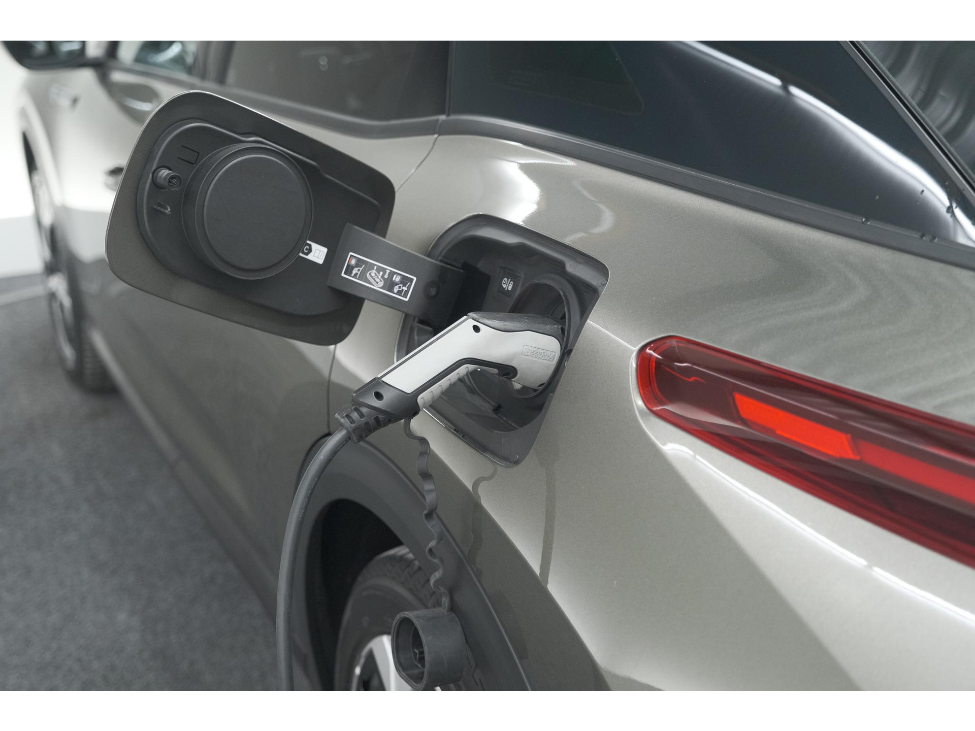 Citroen C5 X 1.6 Plug-in Hybrid 225 Business | Parkeersensoren | Navigatie | Apple Carplay