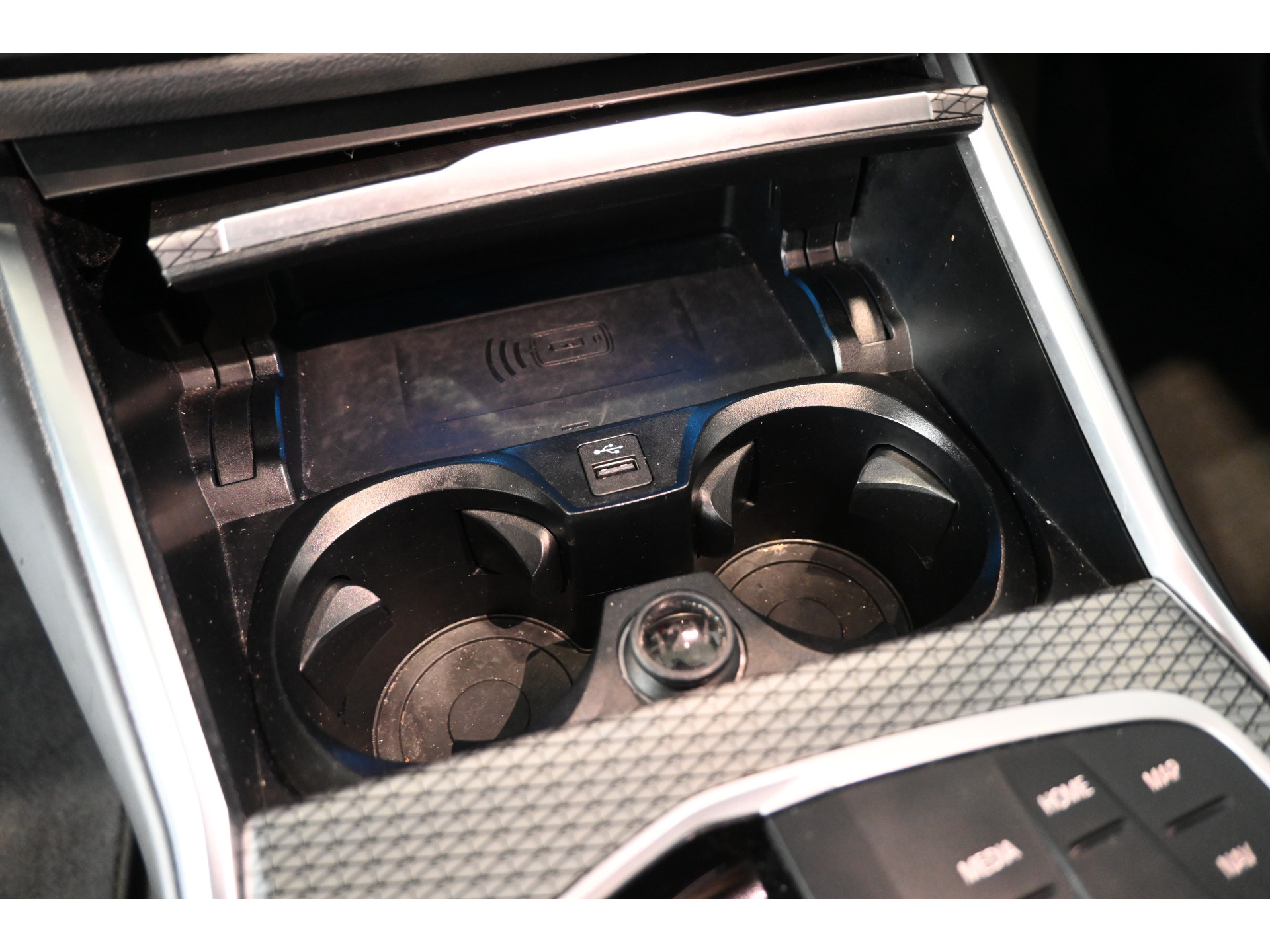 BMW 3-serie Touring 320e M-Sport Clima Cruise CarPlay LED Leder Navigatie 100% Onderhouden! Inruil Mogelijk!