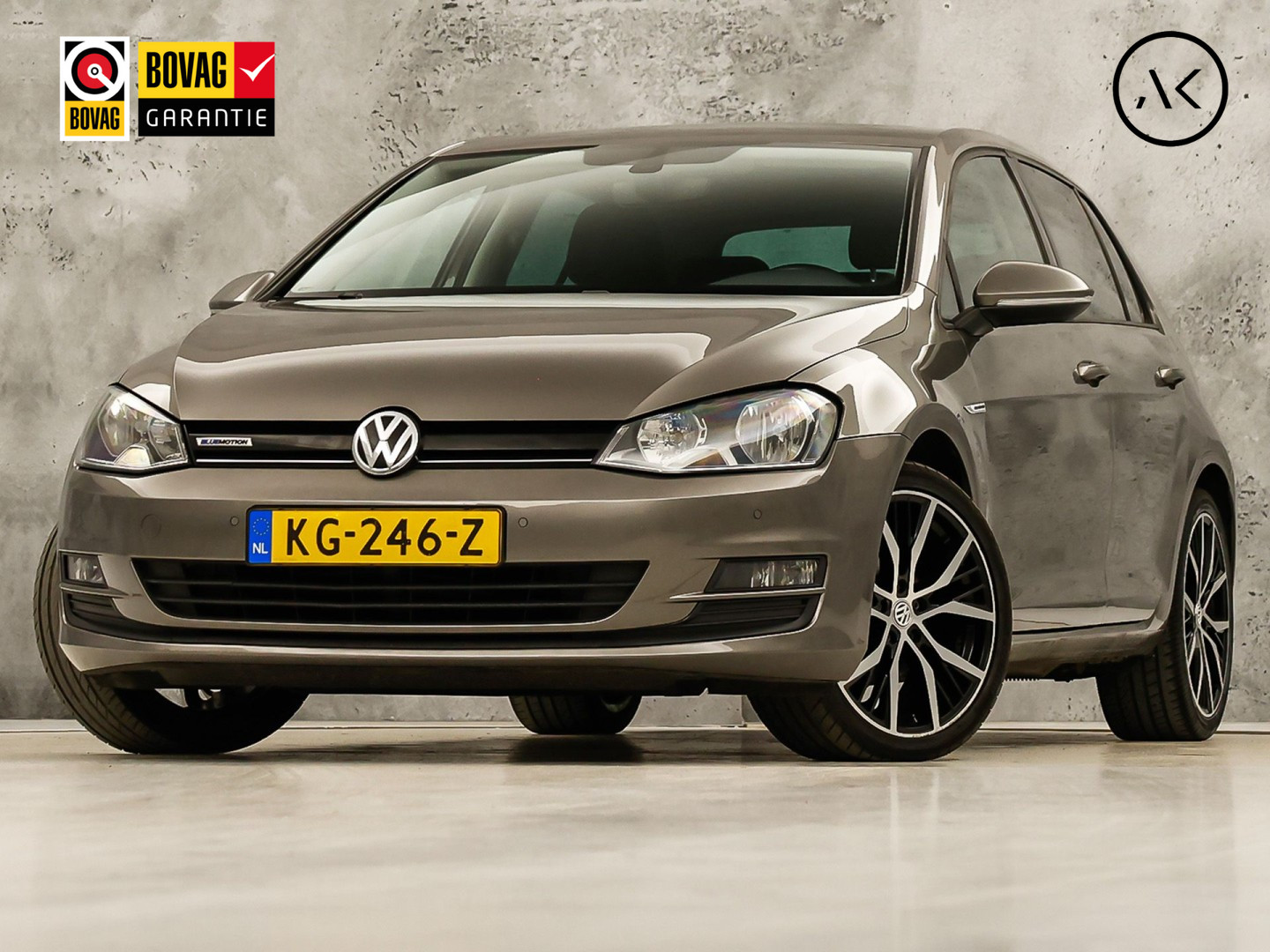 Volkswagen Golf 1.0 TSI Sportline Automaat (APPLE CARPLAY, NAVIGATIE, CAMERA, CLIMATE, SPORTSTOELEN, GETINT GLAS, LM VELGEN, CRUISE, NIEUWSTAAT)