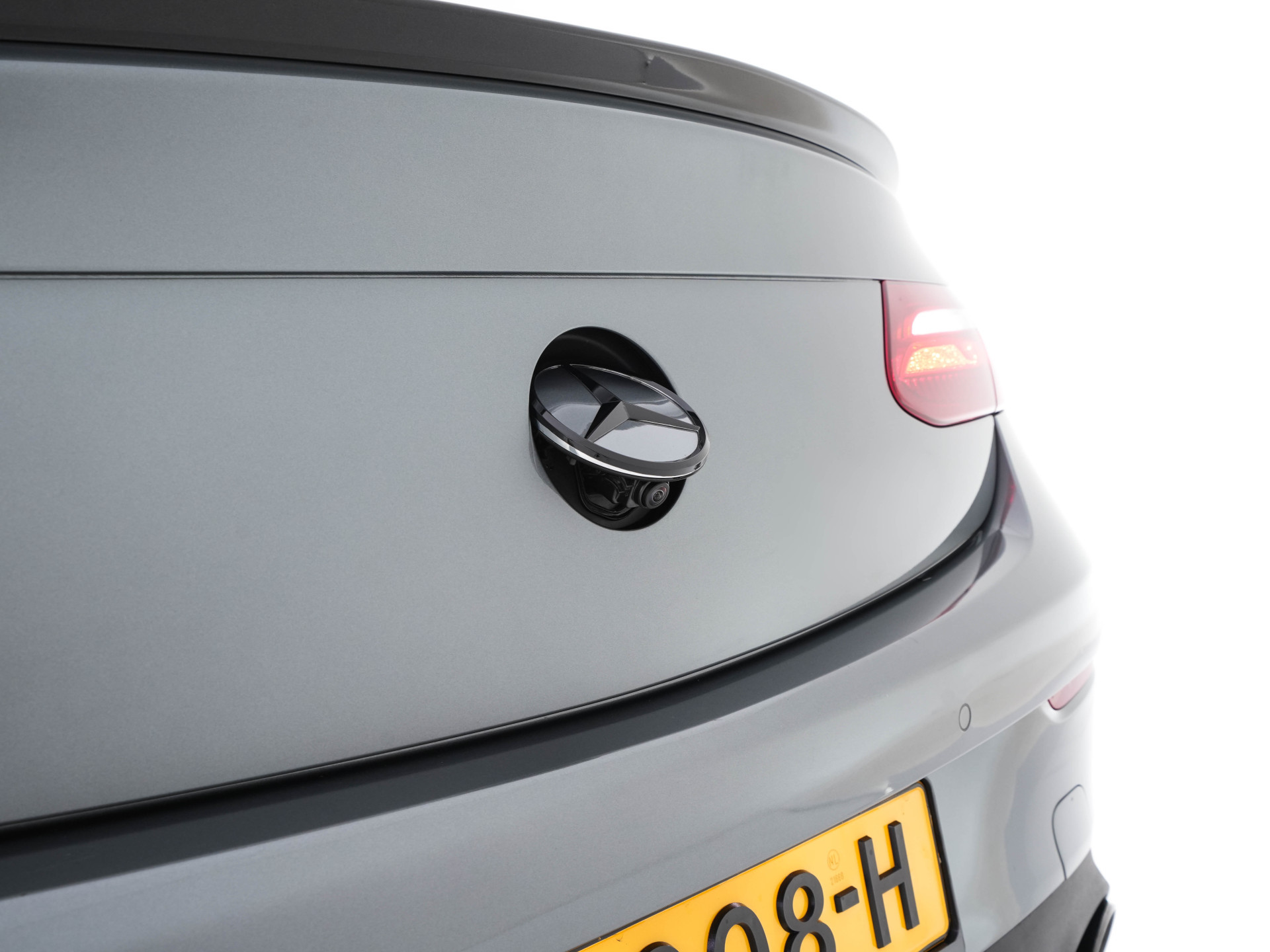 Mercedes-Benz E-klasse Coupé 400 AMG-Sportpack 4Motion Premium Plus Aut. *PANO | LEATHER | BURMESTER-AUDIO | WIDESCREEN-COCKPIT |  FULL-LED | NAVI-FULLMAP | CAMERA | SHIFT-PADDLES | CRUISE | AMBIENT-LIGHT | SPORT-SEATS | 19"ALU*