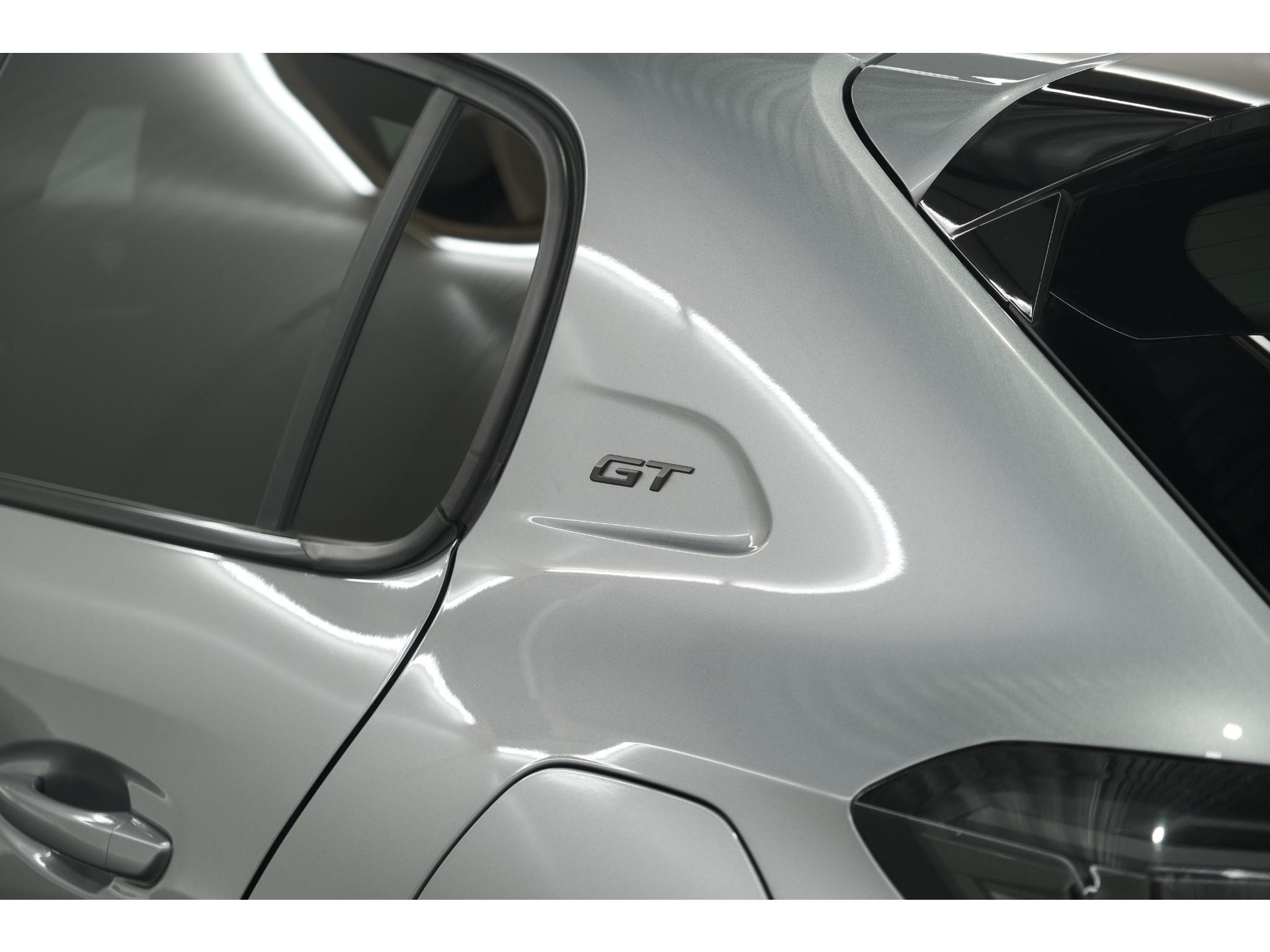 Peugeot 208 PureTech 100 GT Dark Edition | Camera | Navigatie | Apple Carplay | Parkeersensoren