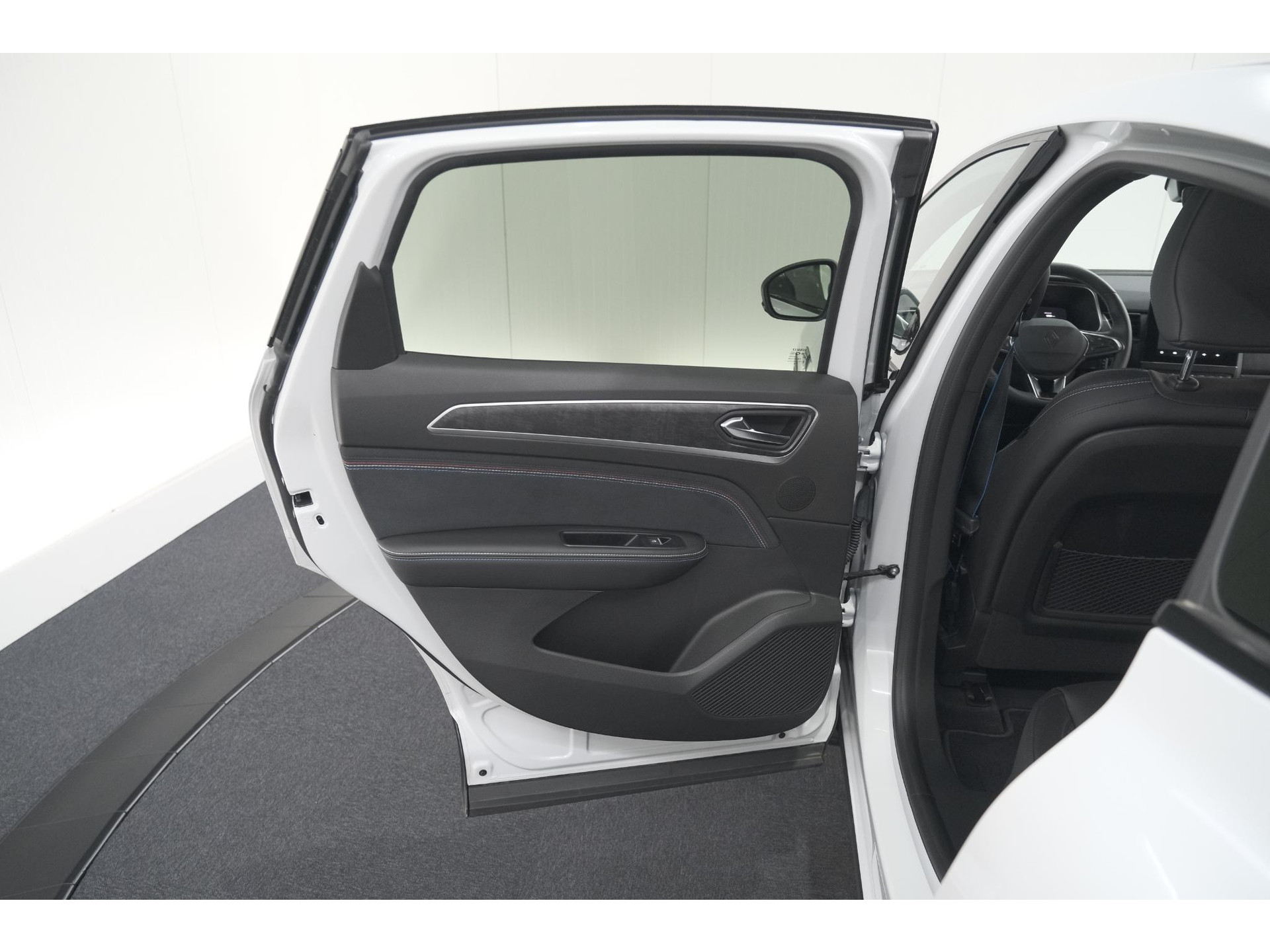 Renault Arkana 1.6 E-Tech hybrid 145 Esprit Alpine | 360 Camera | Adaptieve Cruise Control | Pack Winter | Dodehoekdetectie