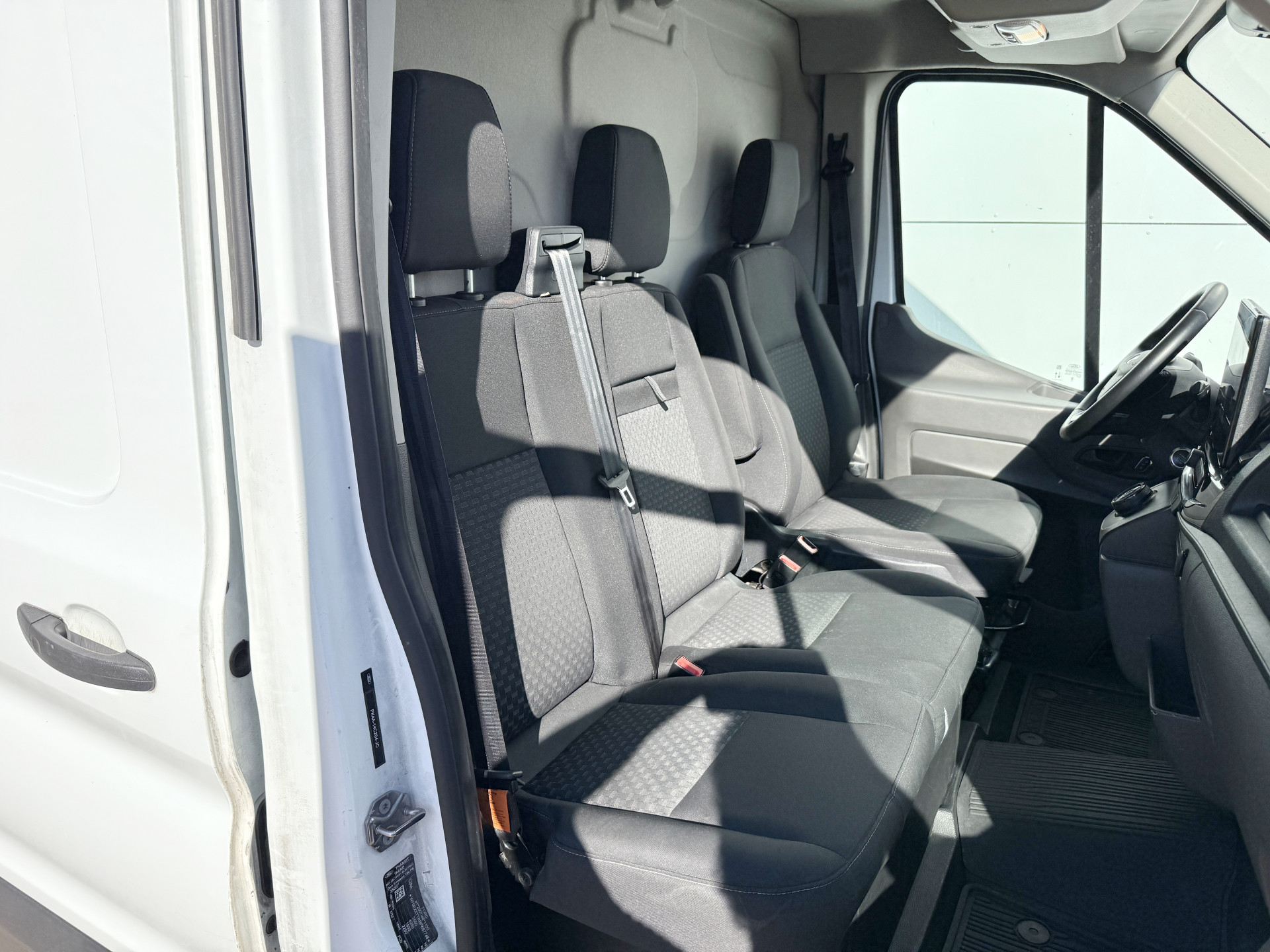 Ford e-Transit 68kWh 184PK L4H3 317km WLTP 93.7% (SOH) BEV Snelladen Carplay Climate control 360° Camera Parkeersensoren v+a Stoelverwarming