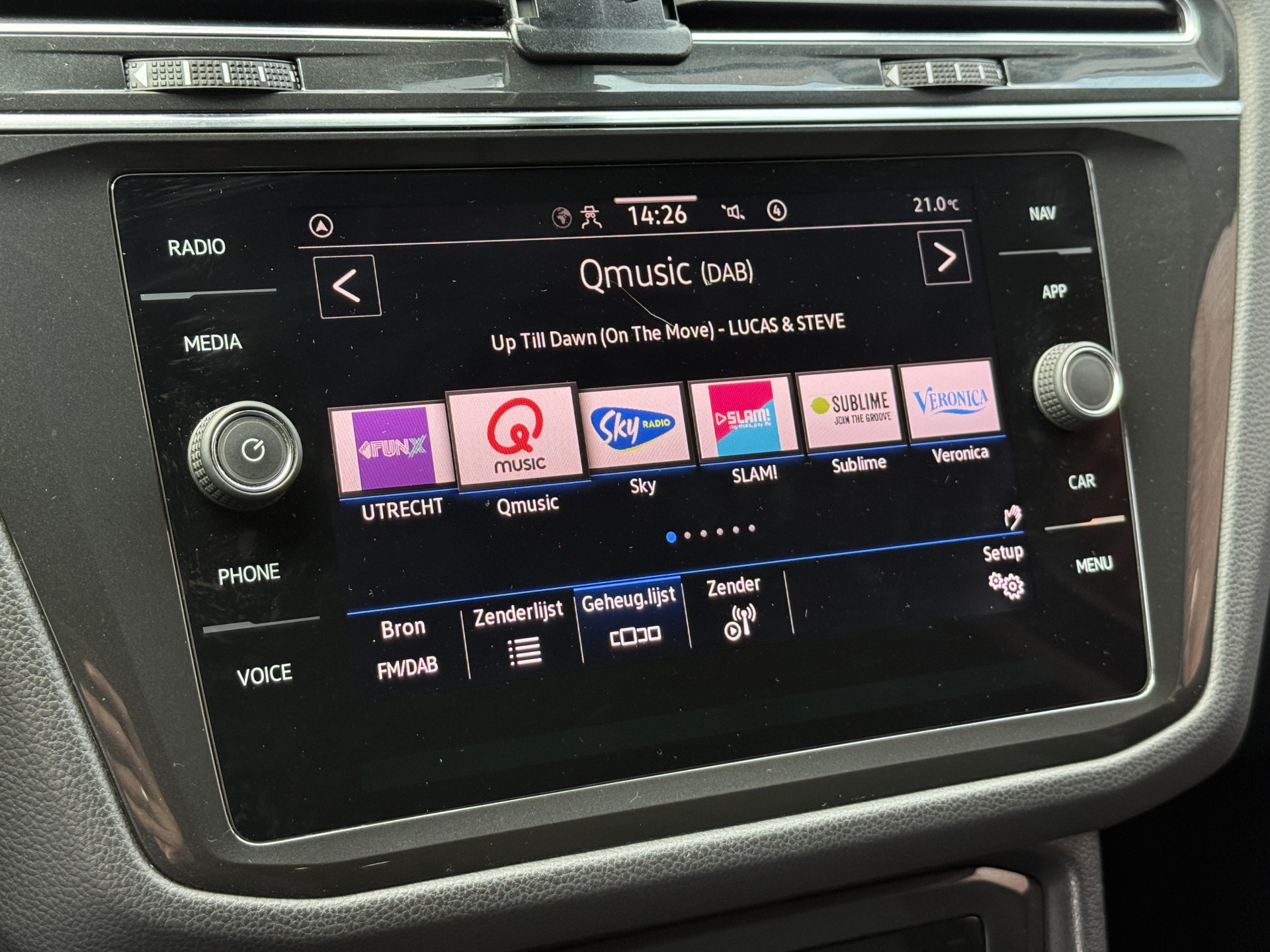 Volkswagen Tiguan 1.4 TSI eHybrid R-Line Business+ | Camera | Stoelverwarming | Dodehoeksensoren
