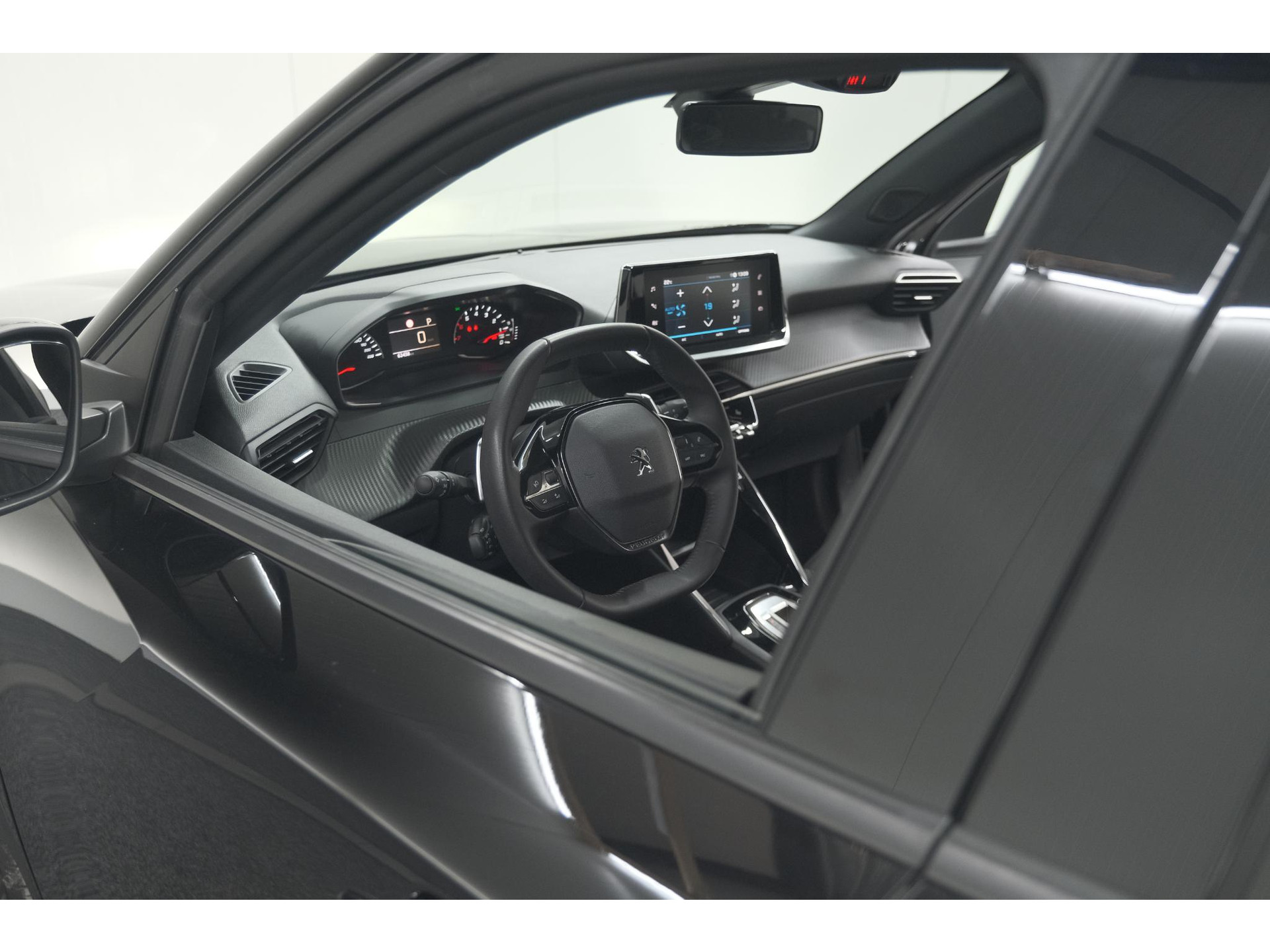 Peugeot 2008 PureTech 130 EAT8 Active Pack | Parkeersensoren | Apple CarPlay | Climate Control | Stoelverwarming