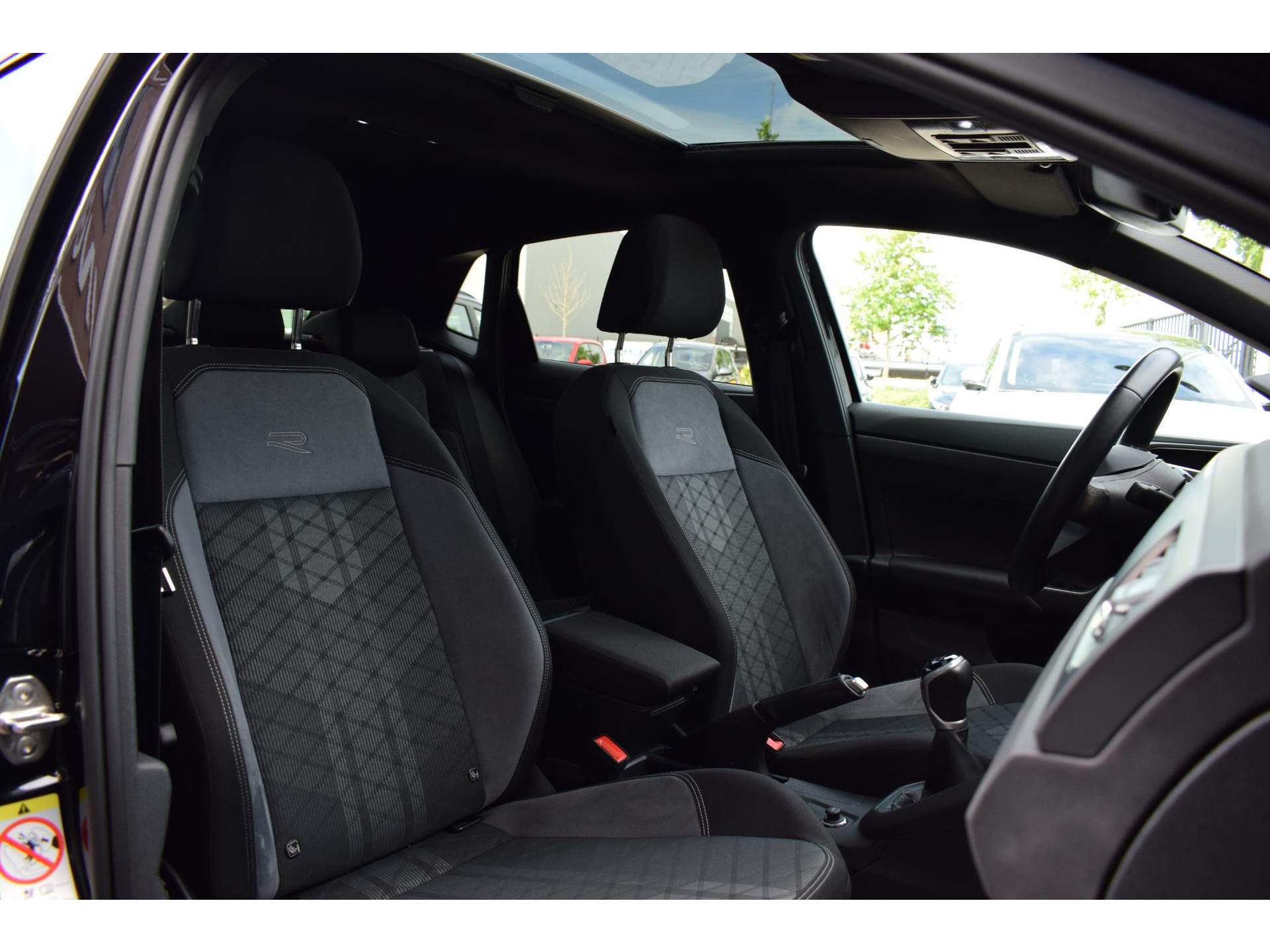Volkswagen Polo 1.0 TSI R-Line Business | Pano | IQ | Beats | Stoelverwarming