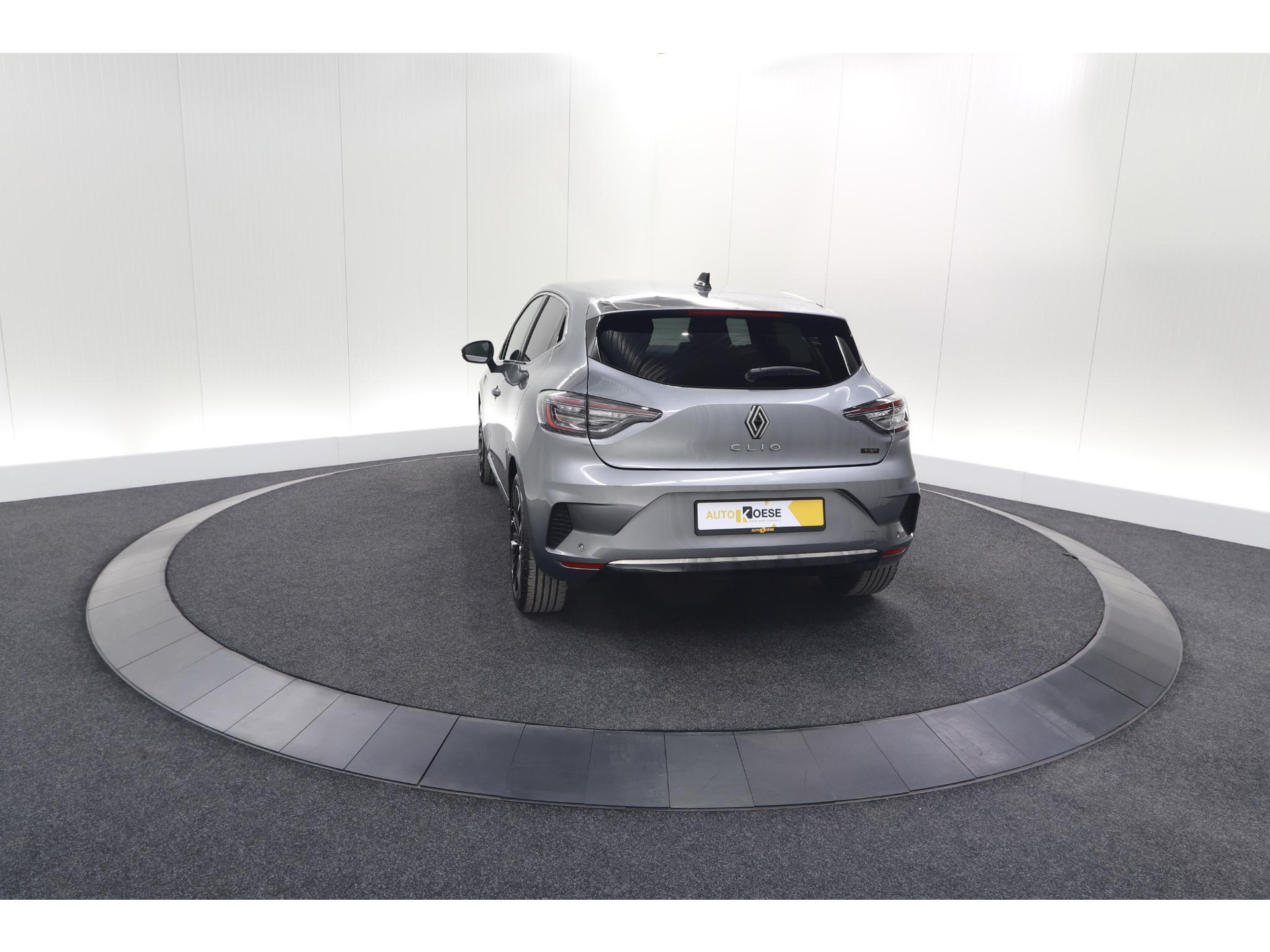 Renault Clio 1.6 E-Tech Full Hybrid 145 Techno | 360 Camera | Bose Audio | Stoelverwarming | 9.3 Inch Groot Scherm
