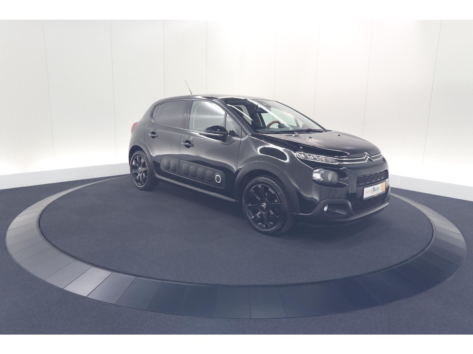 Citroen C3 PureTech 110 S&S Shine | Trekhaak | Parkeersensoren | Navigatie | Apple Carplay