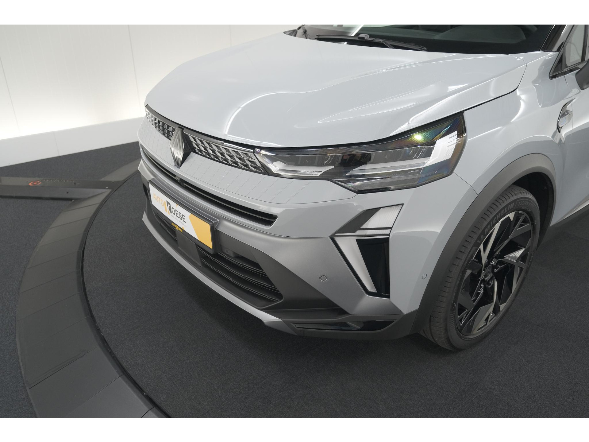 Renault Captur 1.8 E-Tech full hybrid 160 esprit Alpine | 360 Camera | Adaptieve Cruise Control | Dodehoekdetectie | Stuurwielverwarming