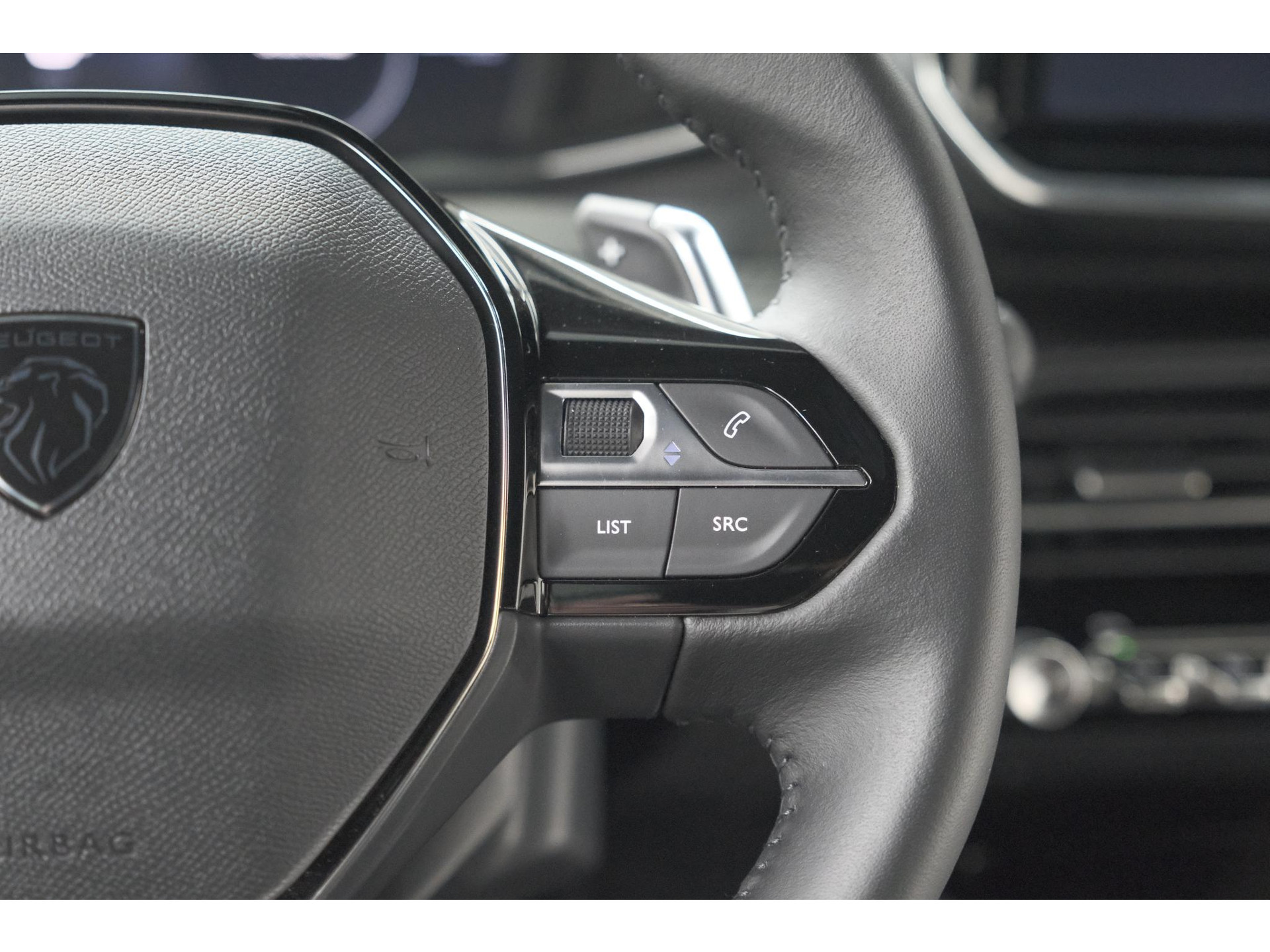 Peugeot 2008 1.2 Hybrid 145 Allure | 360 Camera | Adaptieve Cruise Control | Dodehoekdetectie