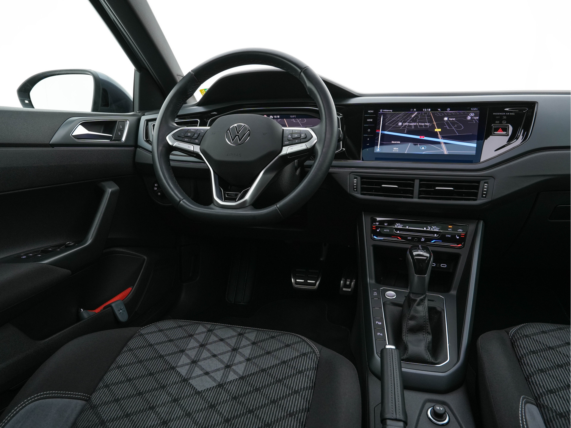 Volkswagen Taigo 1.5 TSI R-Line Aut. *PANO | ADAPTIVE-CRUISE | FULL-LED | BLINDSPOT | HEATED-SPORTSEATS | DIGI-COCKPIT | PRIVACY-GLASS | SHIFT-PADDLES | CAMERA | KEYLESS | NAVI-FULLMAP | ECC | PDC | 18''ALU*