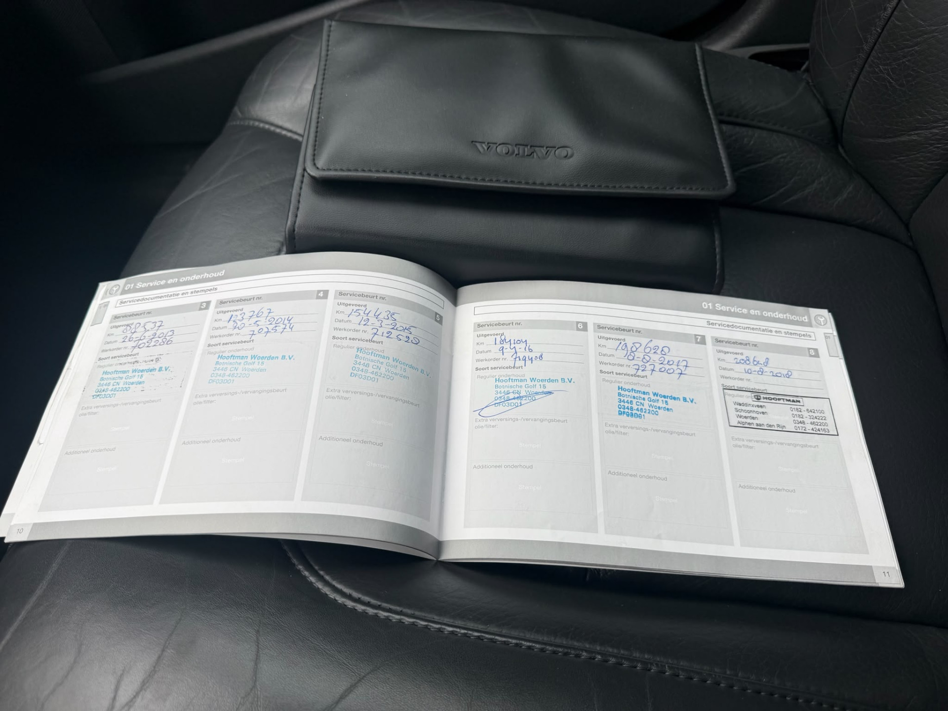 Volvo V70 2.0T R-Edition | 3E EIGENAAR | AUTOMAAT | LEDER | NAVI | XENON | CRUISE | TREKHAAK |