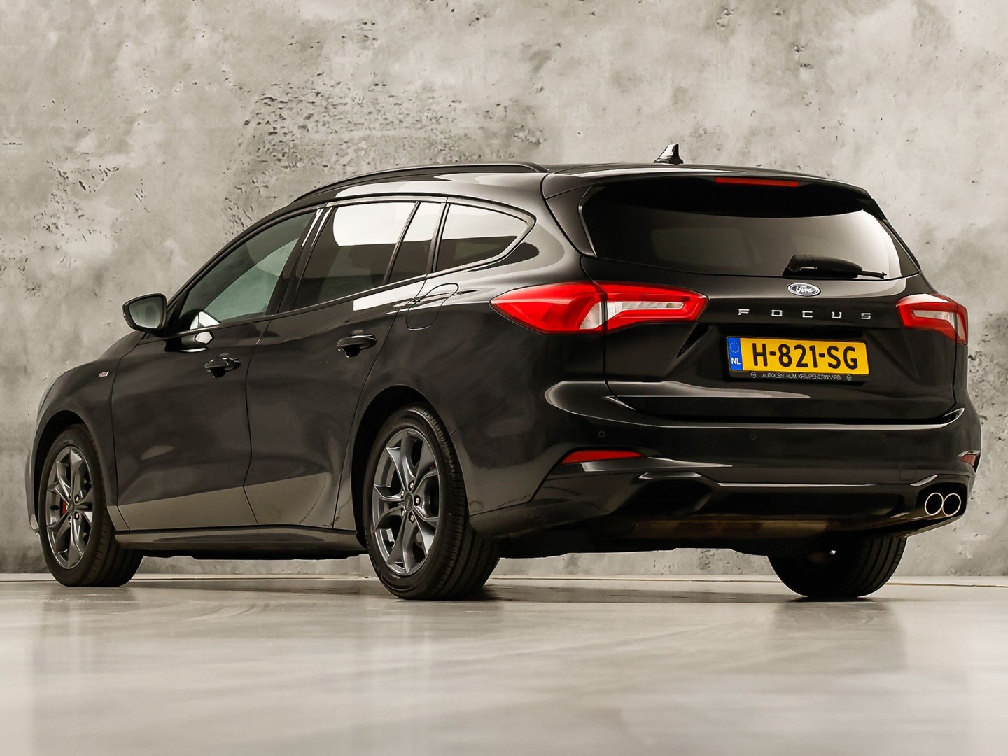 Ford Focus Wagon 1.0 EcoBoost ST Line (APPLE CARPLAY, GROOT NAVI, STUUR/STOELVERWARMING, KEYLESS, GETINT GLAS, SPORTSTOELEN, CRUISE, PARKEERSENSOREN, NIEUWSTAAT)