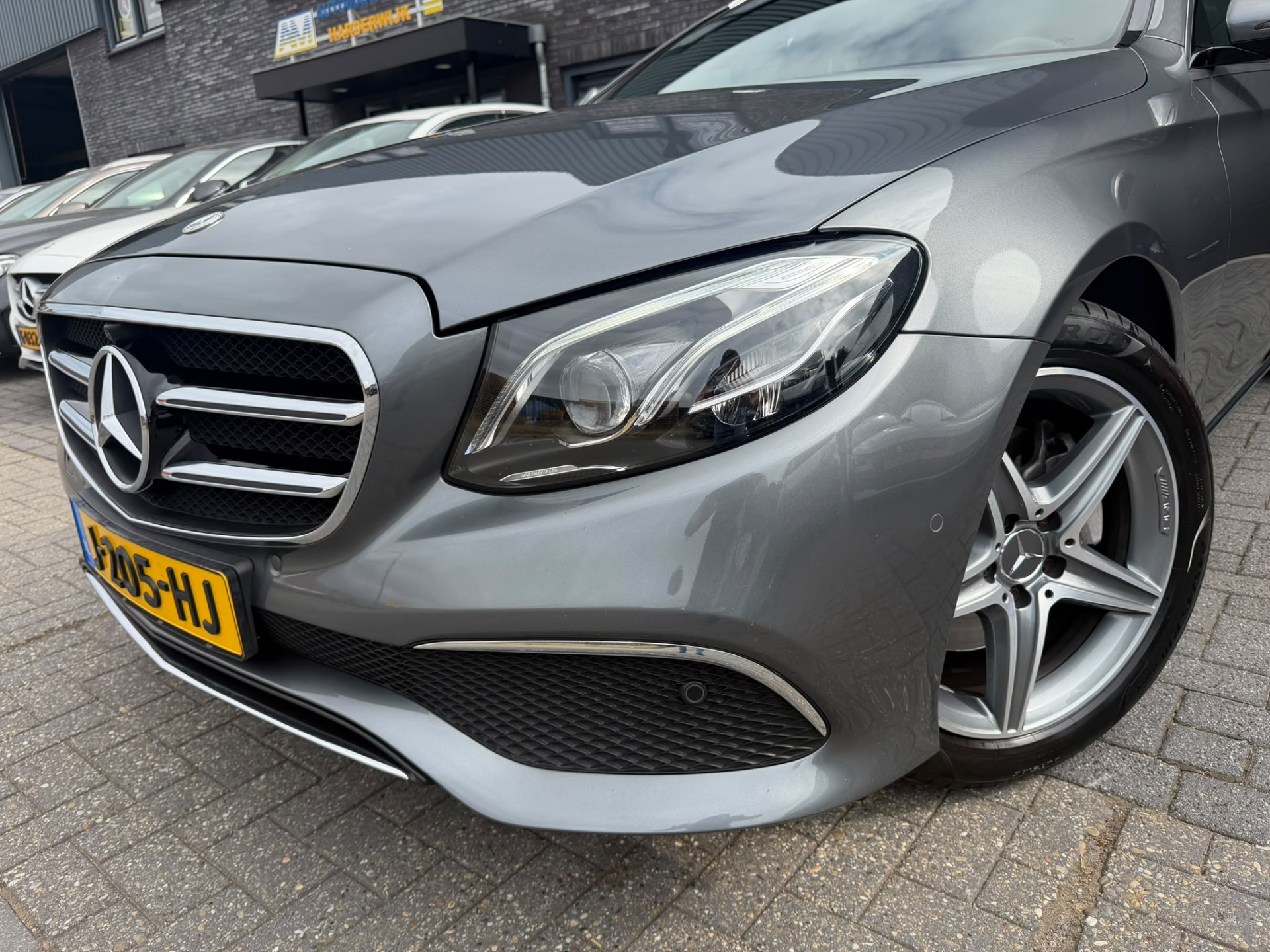 Mercedes-Benz E-klasse Estate 200 Premium 3/6/12 MND GARANTIE  | AUTOMAAT | NIEUWE APK | LEDER | PDC | NAVI | CRUISE |