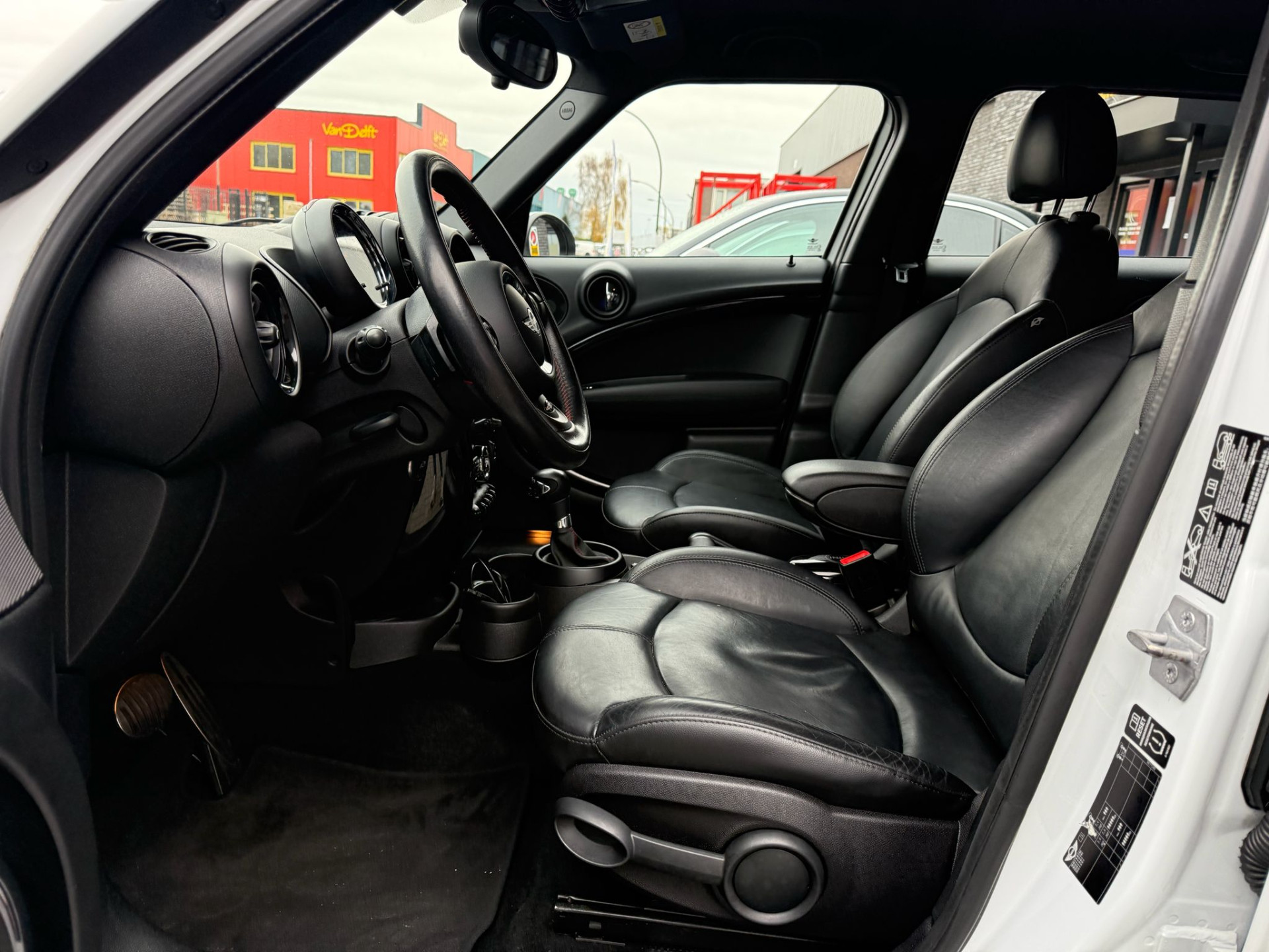 MINI Mini 1.6 John Cooper Works | 1E EIGENAAR | 3/6/12MND GARANTIE | AUTOMAAT | JOHN WORKS | XENON | CRUISE | NAVI |