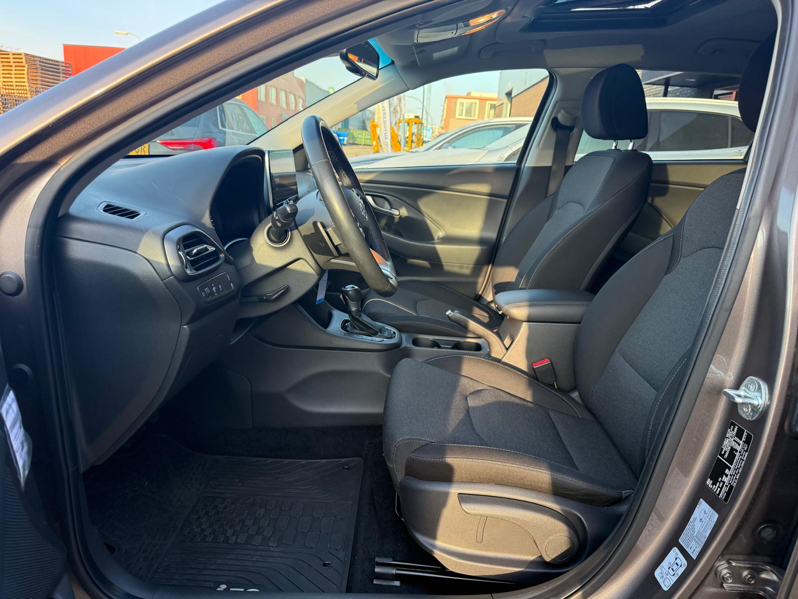 Hyundai i30 Wagon 1.5 T-GDi MHEV Premium | 1E EIGENAAR | 3/6/12MND GARANTIE| LED | CARPLAY | SCHUIFDAK | DAB | NAVI | CRUISE | 160PK |