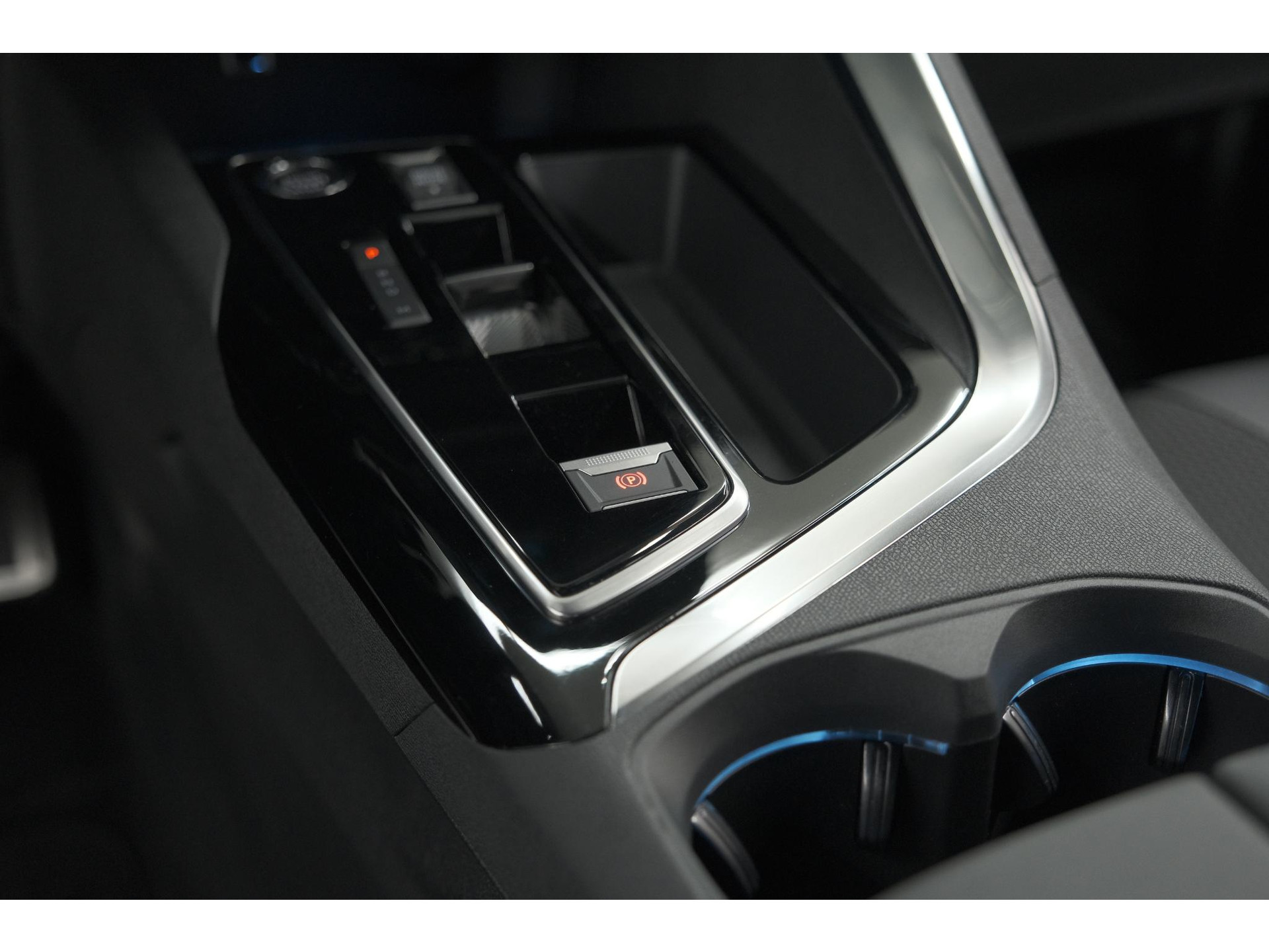 Peugeot 3008 136 Hybrid e-DCS6 GT | 360 Camera | Adaptieve Cruise Control | Elektrische Kofferklep | Stoelverwarming