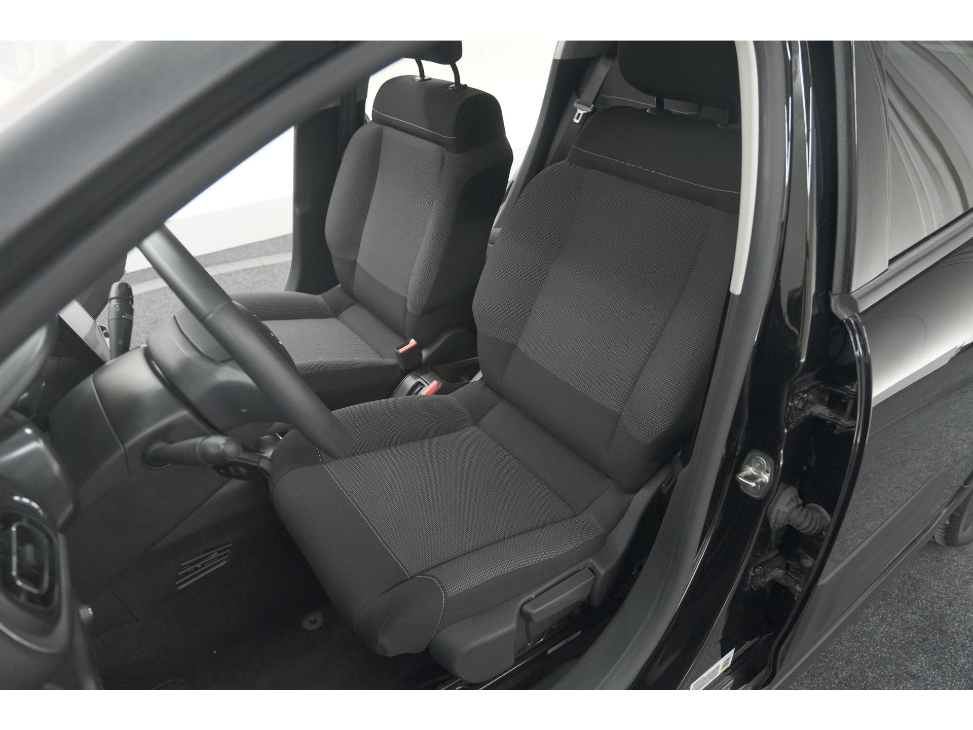 Citroen C3 PureTech 110 EAT6 Max | Apple Carplay | Parkeersensoren | Climate Control | 16 Inch Lichtmetalen Velgen