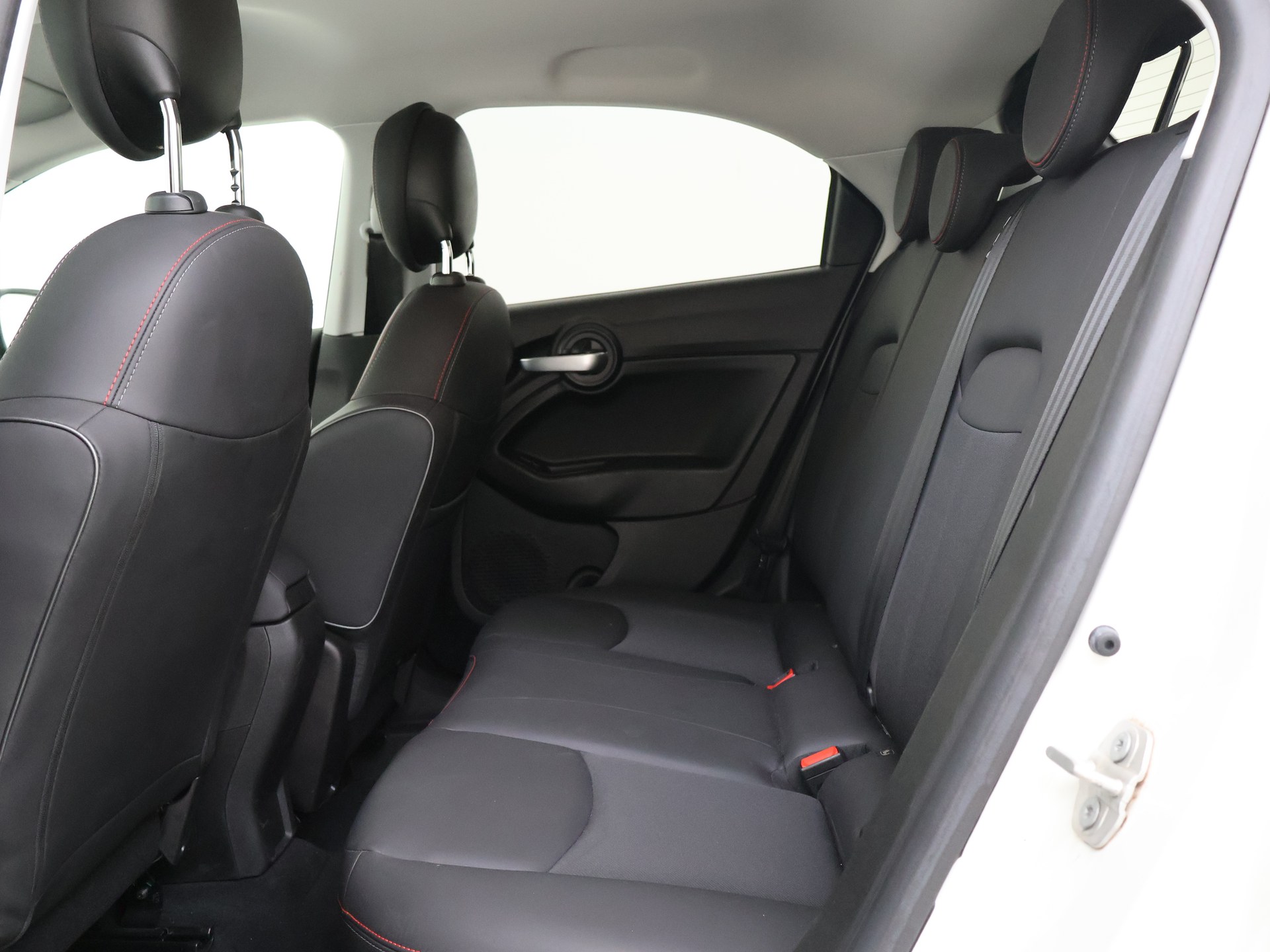 Fiat 500 X 1.5 Hybrid Sport | CAMERA | NAVI | CARPLAY | CLIMAT CONTROL | PARK. SENSOREN V+A | Carselexy