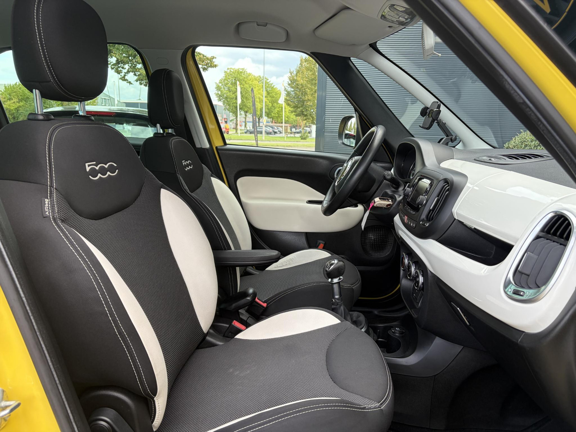 Fiat 500 L 0.9 TwinAir Trekking ✓2e Eigenaar✓Navi✓Stoelverw✓105pk✓Halfleder✓Airco✓Cruise✓6 Bak✓17''Lm velgen✓Pdc✓Zeer Zuinig✓N.A.P✓Apk tot 04-2027