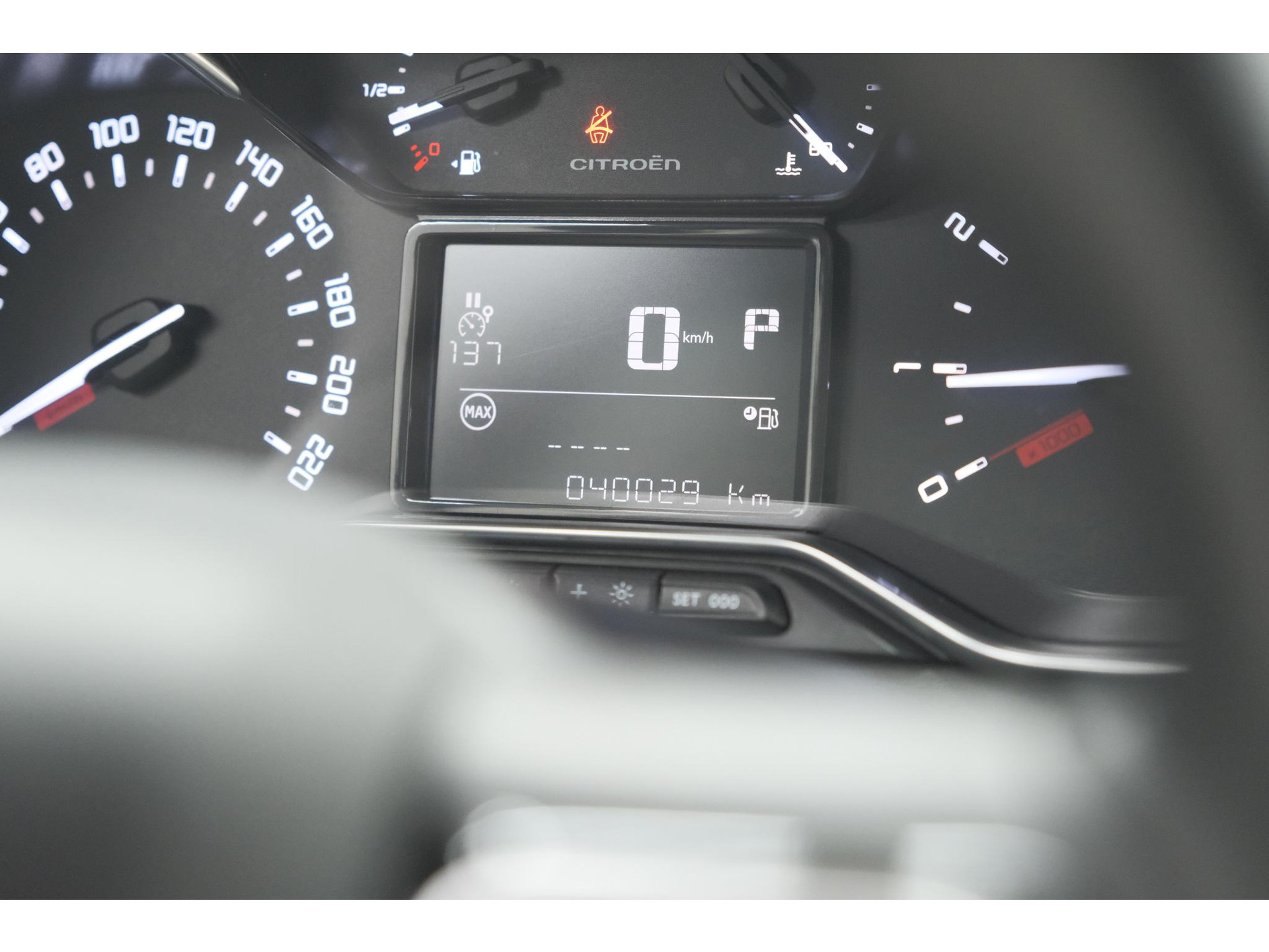 Citroen C3 PureTech 110 EAT6 Shine | Camera | Navigatie | Parkeersensoren | Apple Carplay | 17 Inch Lichtmetalen Velgen