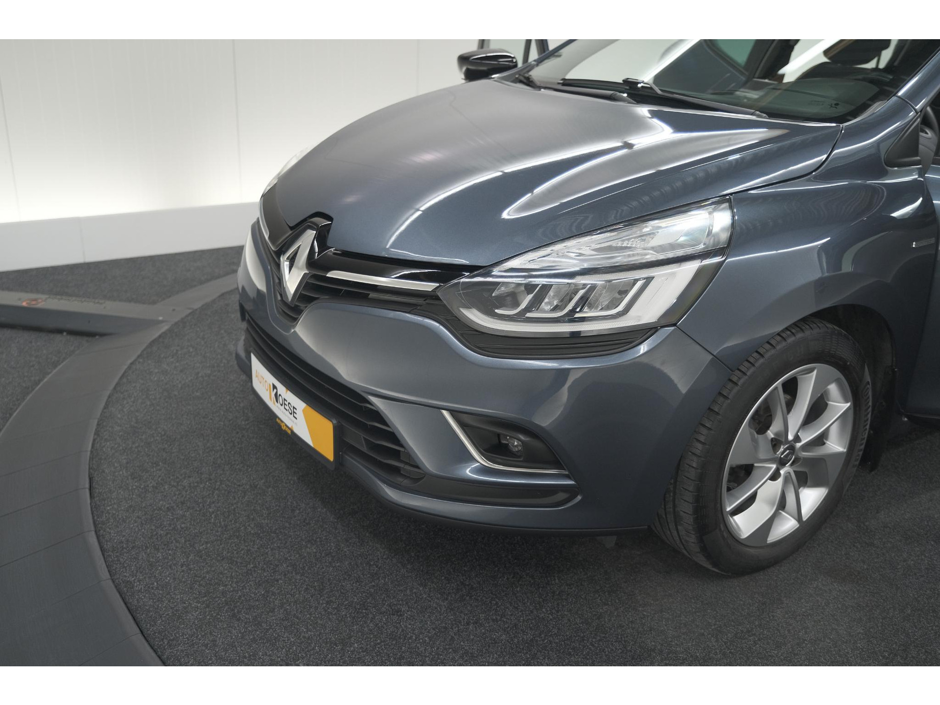 Renault Clio 1.2 Limited | Trekhaak | Navigatie | Parkeersensoren | Climate Control