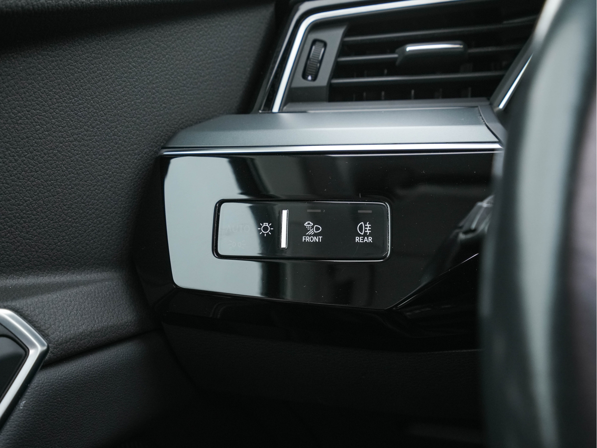 Audi e-tron Sportback 55 Quattro Business-Edition-Plus 95 kWh [ 3-Fase ] Aut. *PANO | MILANO-LUXURY-LEATHER |  ADAPTVE-CRUISE | DIGI-COCKPIT | FULL-LED | MEMORY-PACK | KEYLESS | NAVI-FULLMAP | AUDI-SOUND | COMFORT-SEATS | 20''ALU*