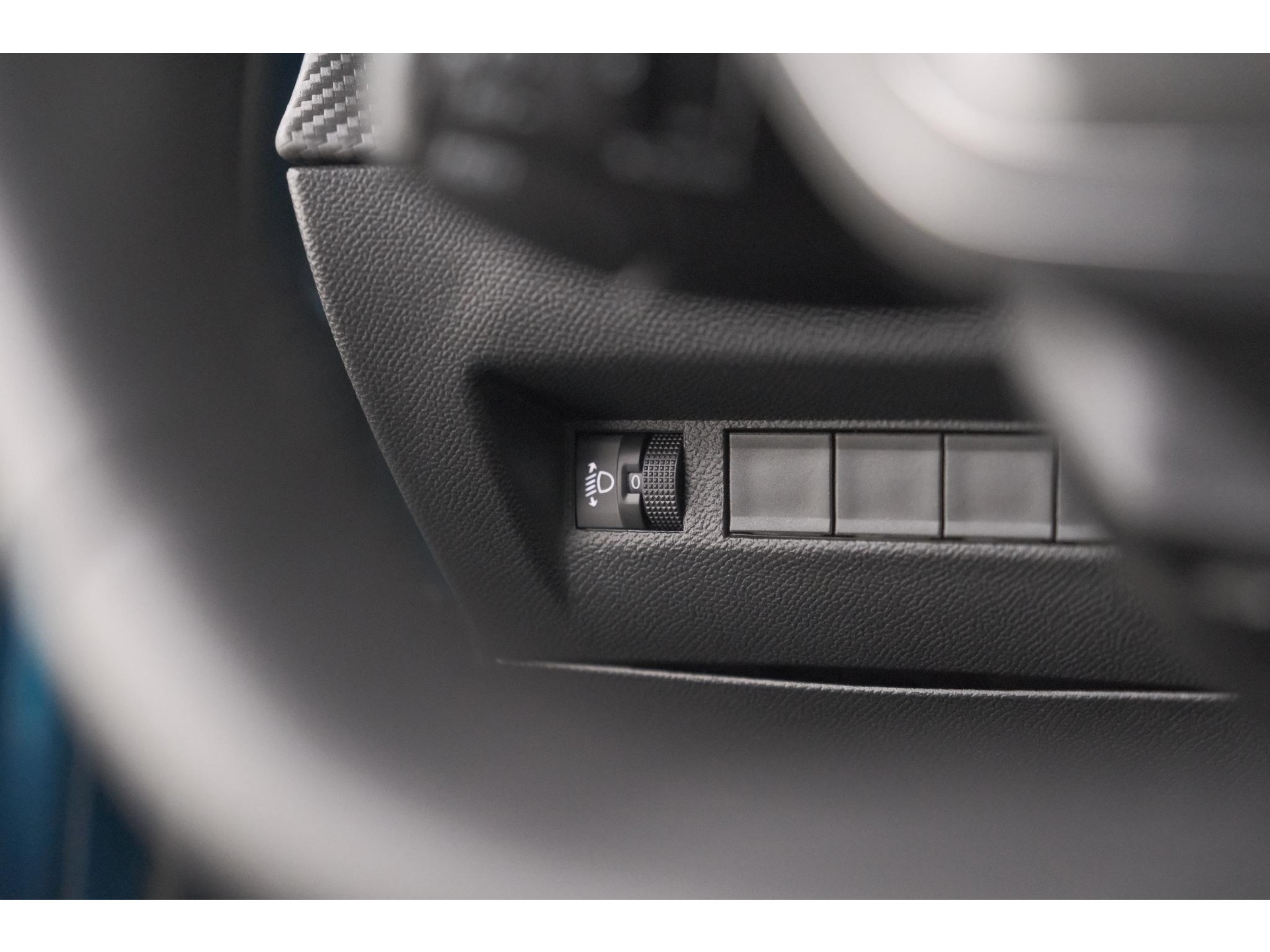 Peugeot 2008 Hybrid 136 e-DCS6 Style | Apple Carplay | Parkeersensoren | Climate control