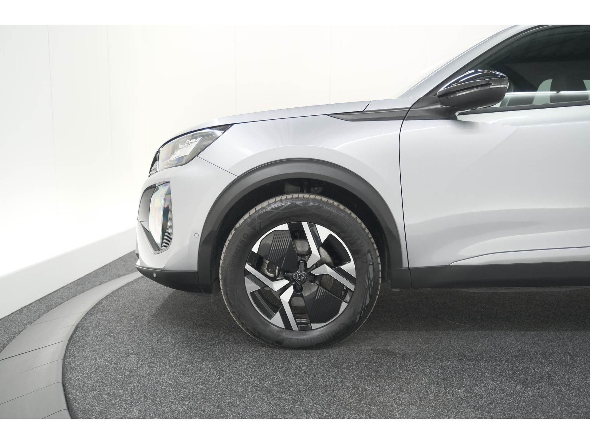 Peugeot 2008 Hybrid 136 e-DCS6 Allure | 360 Camera | Adaptieve Cruise Control | Dodehoekdetectie | Navigatie