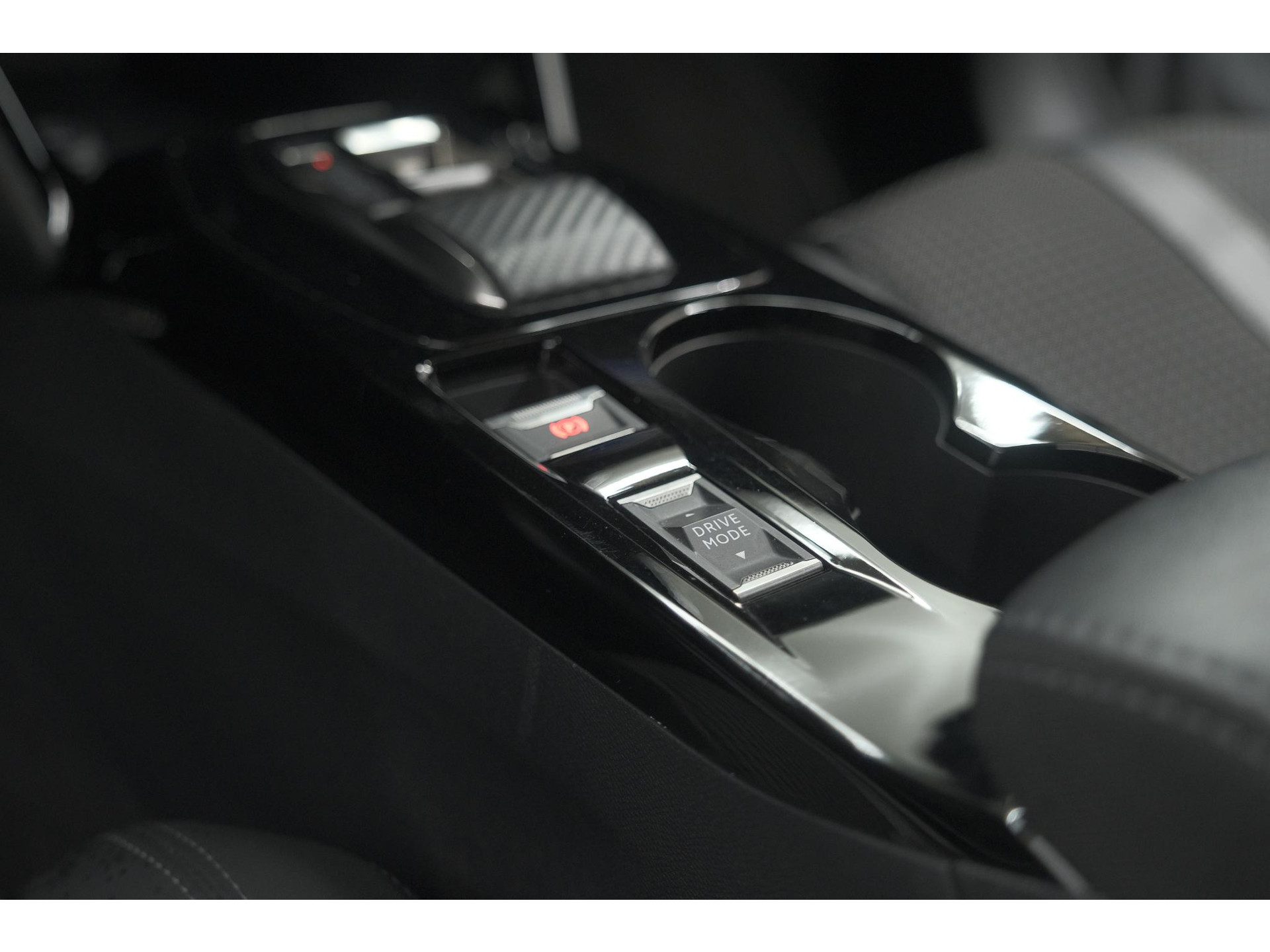 Peugeot 208 PureTech 131 EAT8 GT | Camera | Dodehoekdetectie | Navigatie | Carplay