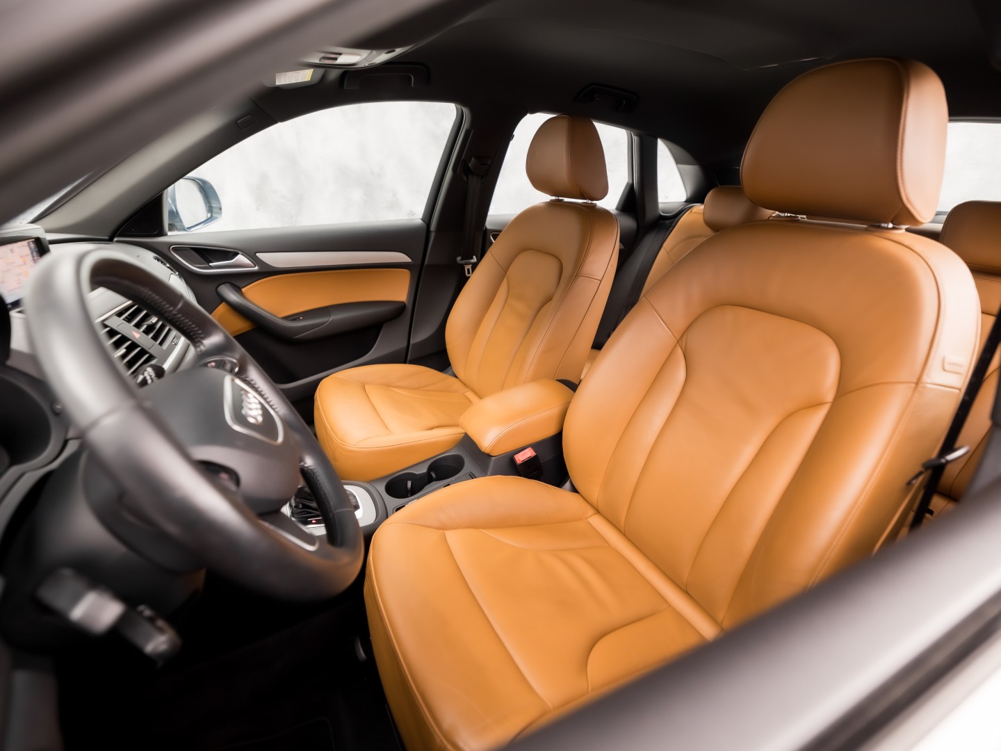 Audi Q3 2.0 TFSI Quattro Sport 211Pk Automaat (NAVIGATIE, CLIMATE, ZWART HEMEL, BRUIN LEDER, SPORTSTOELEN, CRUISE, PARKEERSENSOREN, XENON, NIEUWSTAAT)