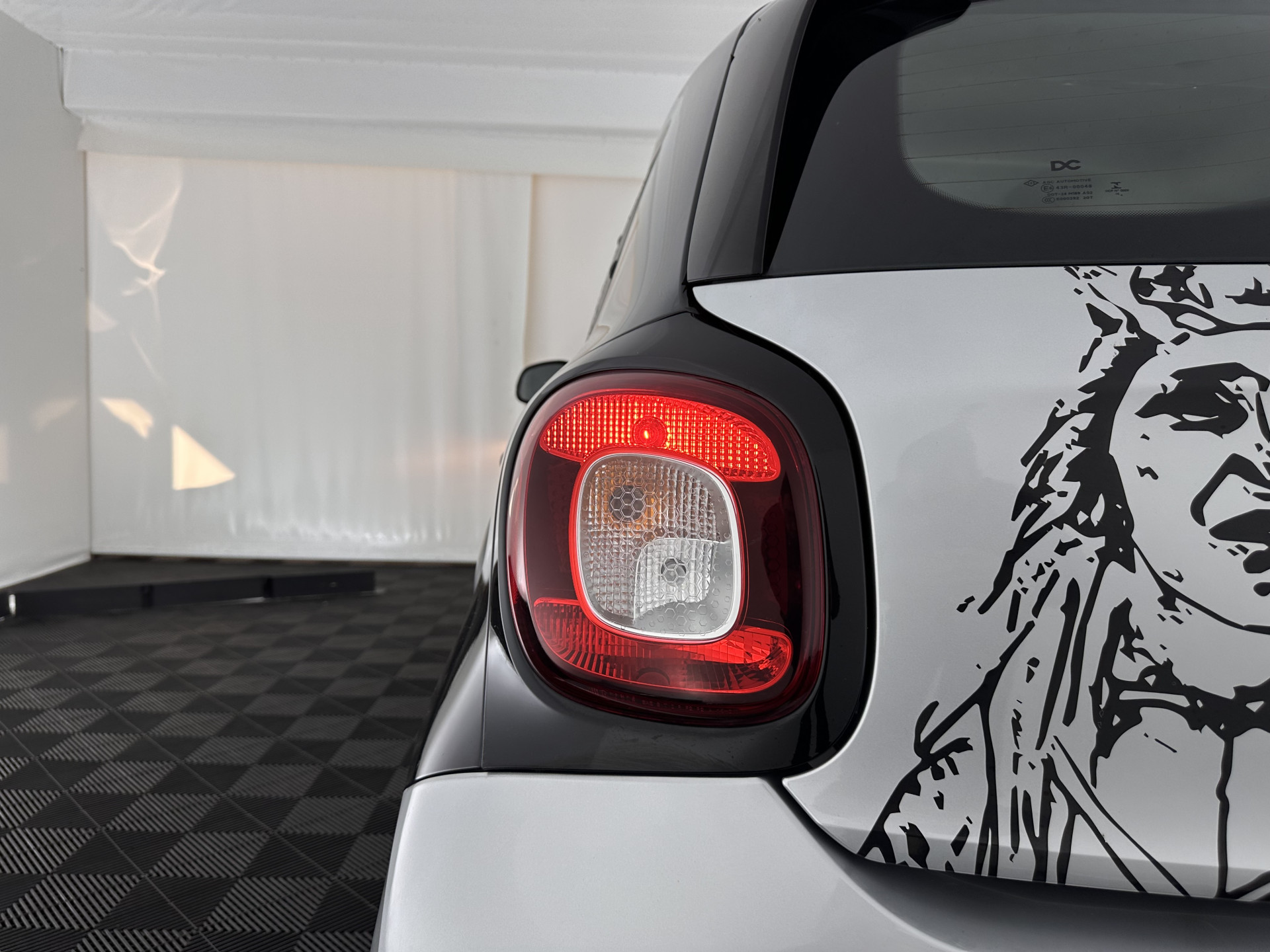 Smart forfour 1.0 Essential Edition *AIRCO | CRUISE | COMFORTSEATS | RADIO-MP3*