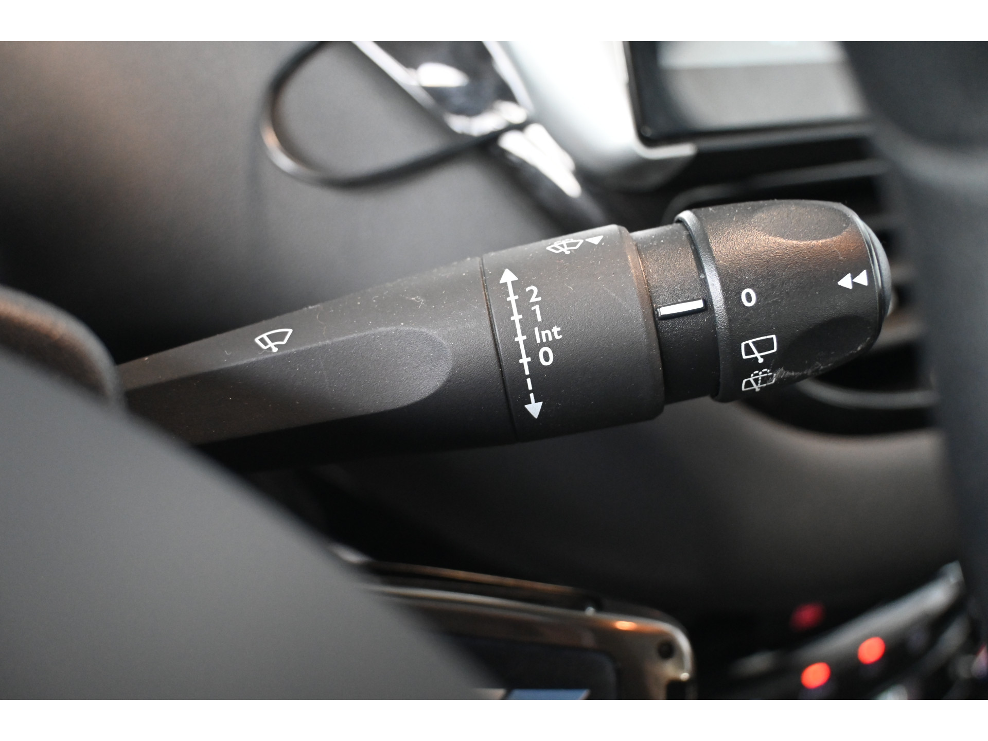 Peugeot 208 1.6 e-HDi Active Clima Cruise control Trekhaak Navigatie Lichtmetaal 100% Onderhouden Inruil Mogelijk!