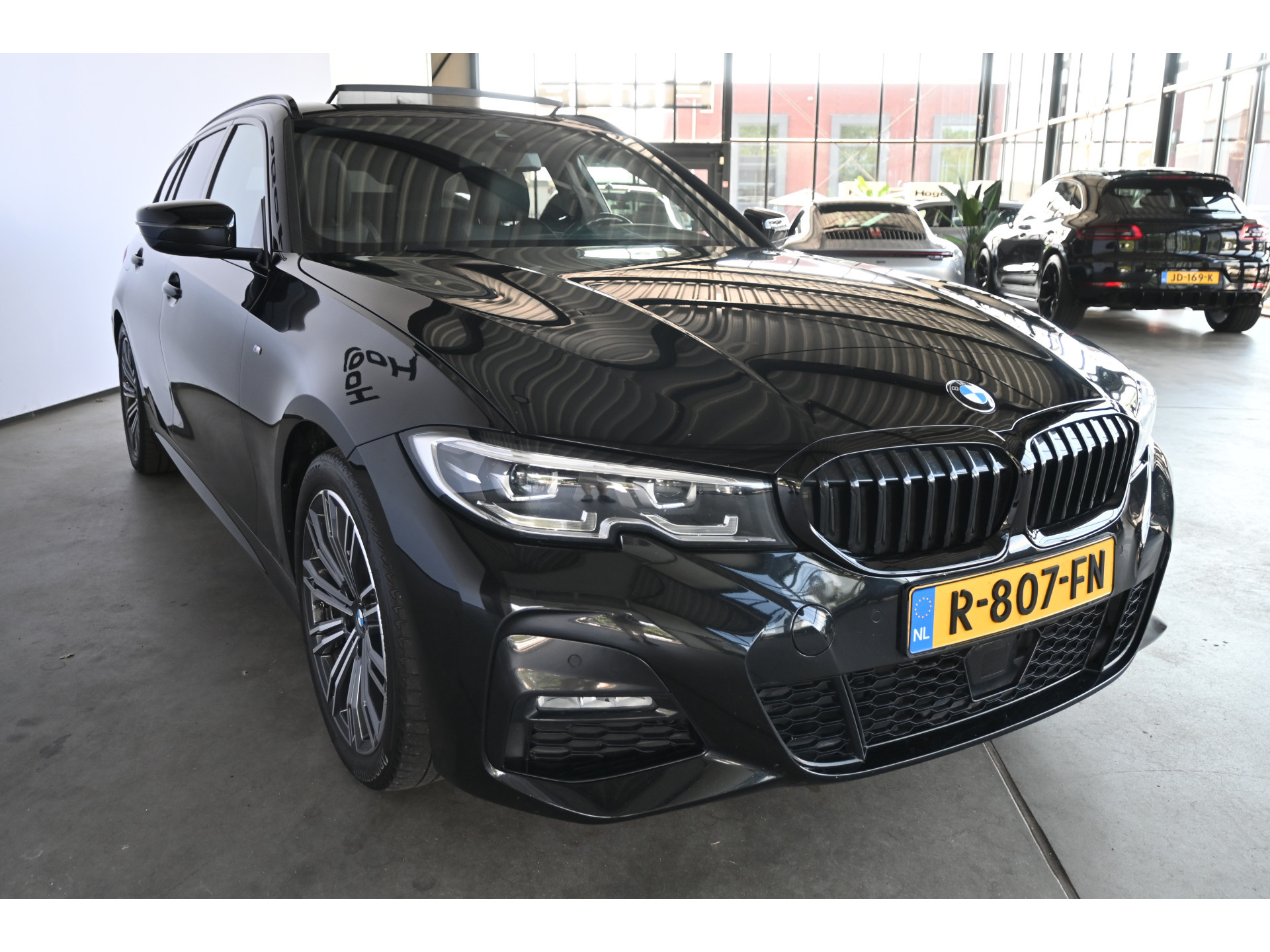 BMW 3-serie Touring 320i Automaat Business Edition Plus M-Pakket Navigatie LED Panoramadak Goed Onderhouden! Inruil Mogelijk!