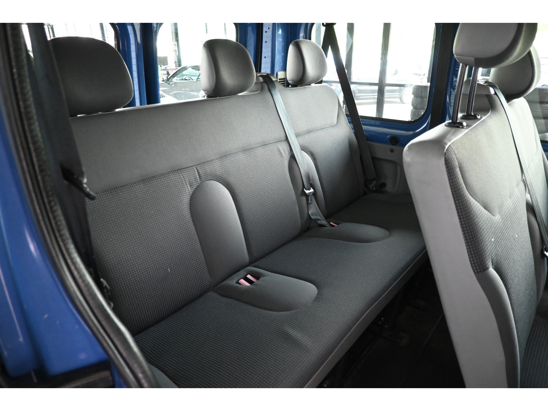 Opel Vivaro Combi 2.5 CDTI L1H1 Automaat 9 Persoons Airco Trekhaak Rijklaarprijs! Inruil Mogelijk!