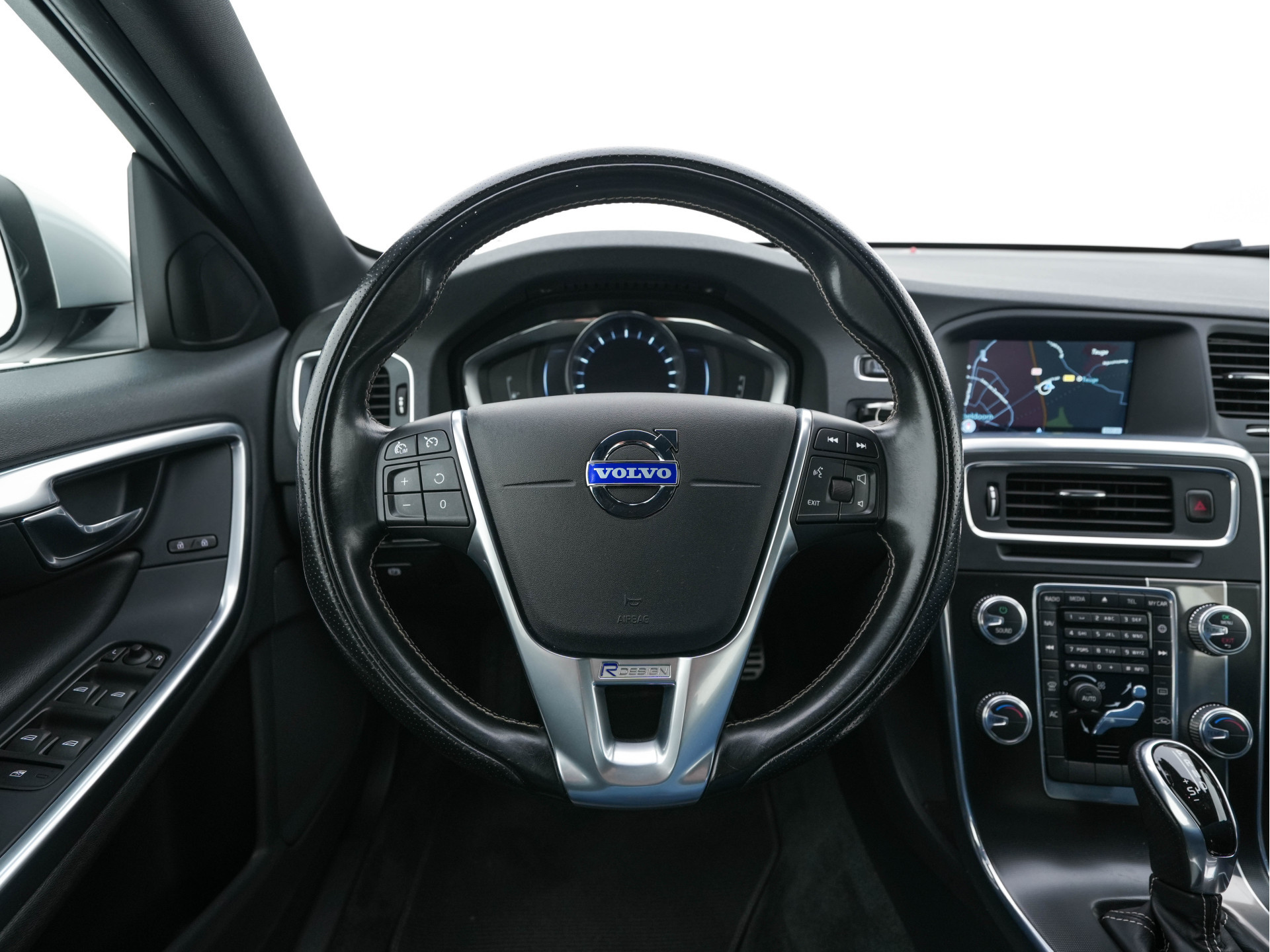 Volvo S60 1.6 T3 R-Design Summum Aut. *LEATHER-MICROFIBRE | NAVI-FULLMAP | SPORT-SEATS | ECC | PDC | CRUISE | 18''ALU*