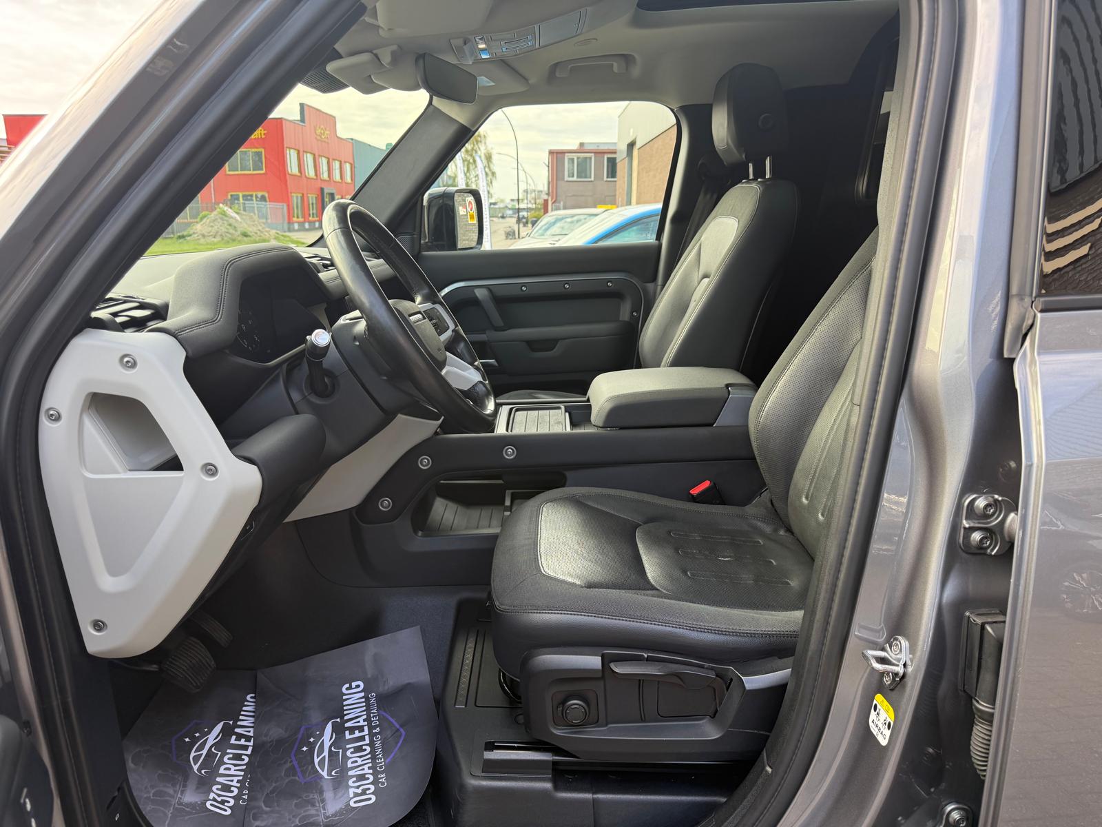 Land Rover Defender 2.0 D240 110 S | 3/6/12MND GARANTIE | GRIJSKENTEKEN| PANO | CRUISE | LED | CARPLAY | DAB | NAVI | LMV |