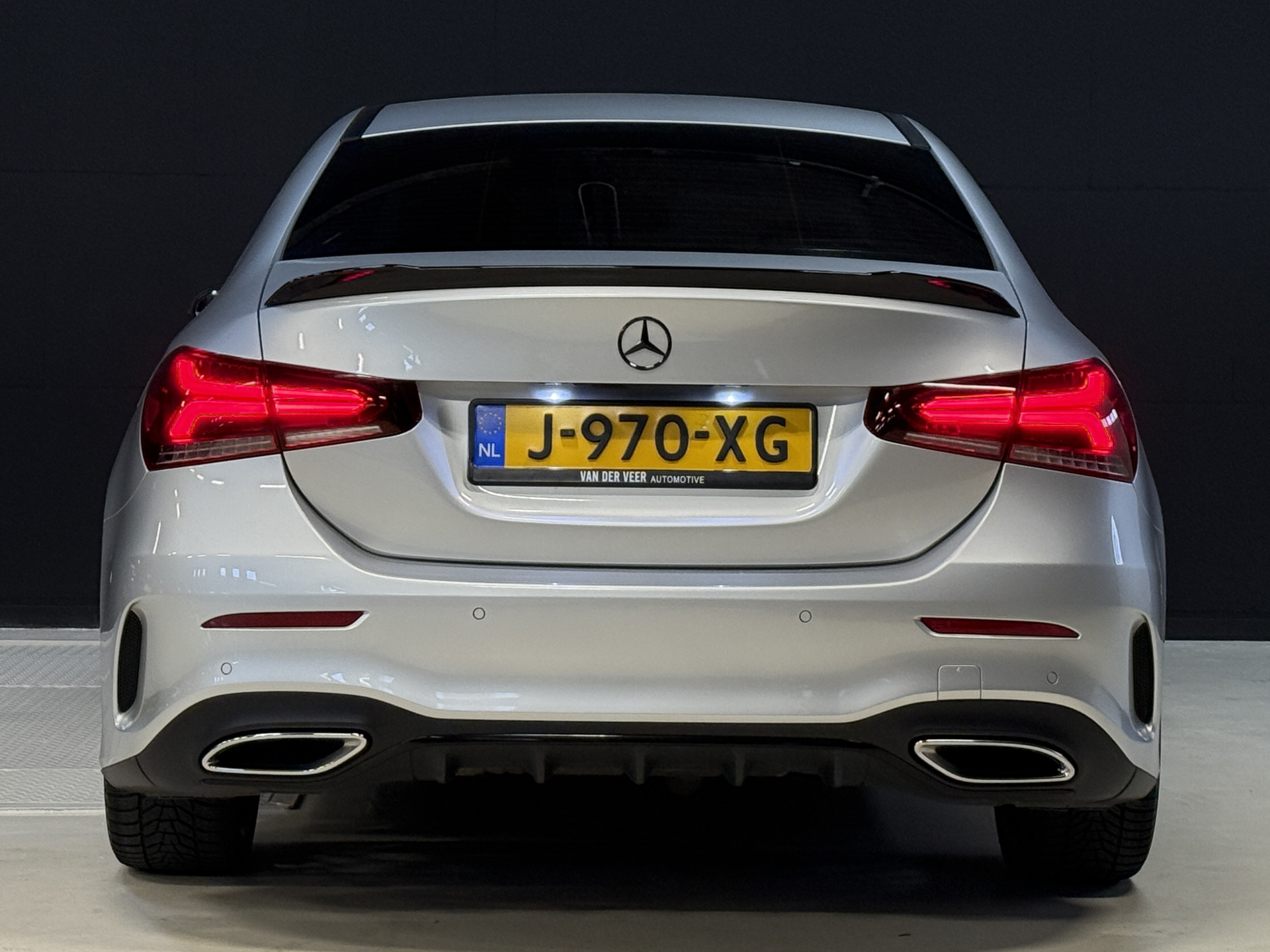 Mercedes-Benz A-klasse 220 4MATIC Premium | Panoramadak | Sfeerverlichting | Camera
