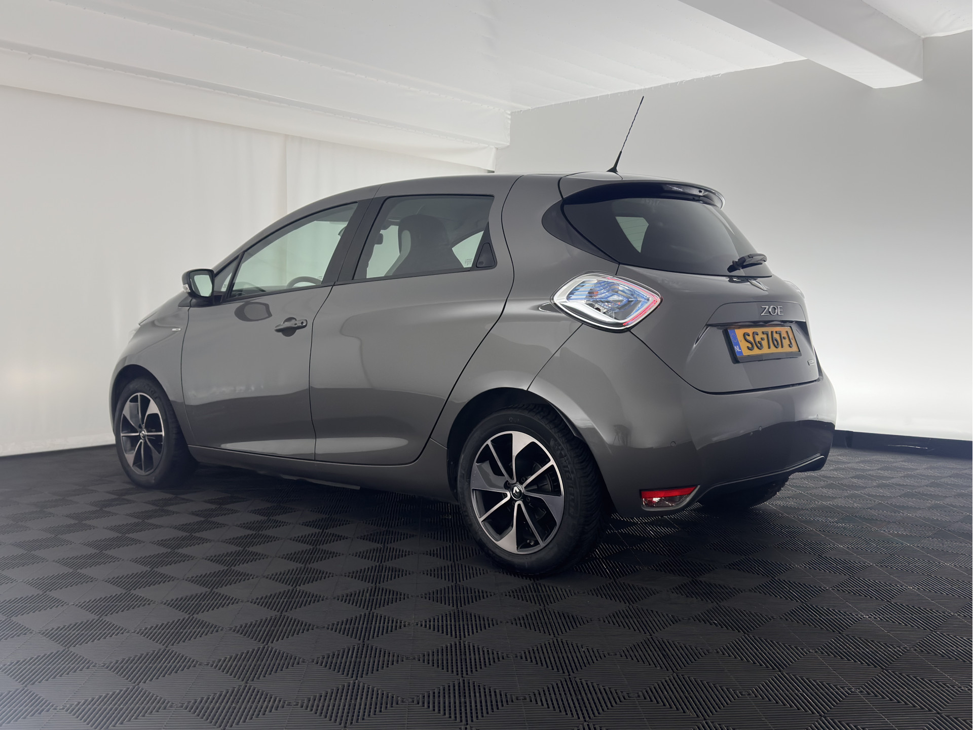 Renault ZOE R90 Bose 41 kWh (Inclusive-Battery) [ 3-Fase ] {SOH-85%} Aut.*LUXURY-LEATHER | BOSE-AUDIO | NAVI-FULLMAP | FULL-LED | DIGI-COCKPIT | CRUISE | ECC | PDC | PRIVACY-GLASS | HEATED-COMFORTSEATS | 16"ALU*