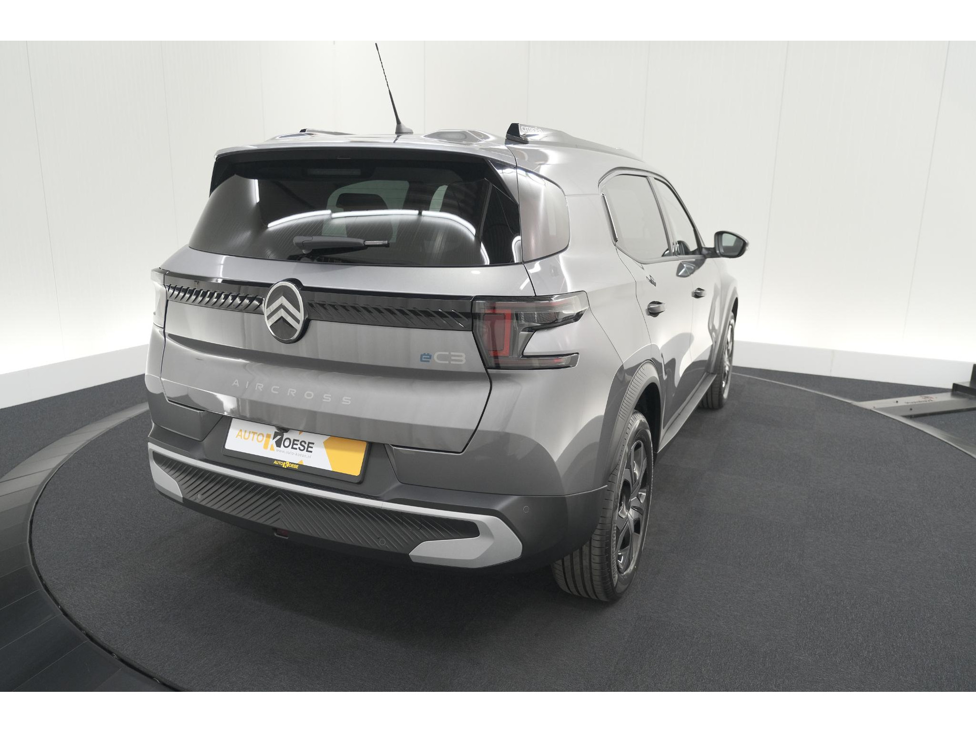 Citroen Ë-C3 Aircross Plus 113pk Extended Range 54 kWh | 11 KW Lader | Camera | Apple CarPlay | Parkeersensoren