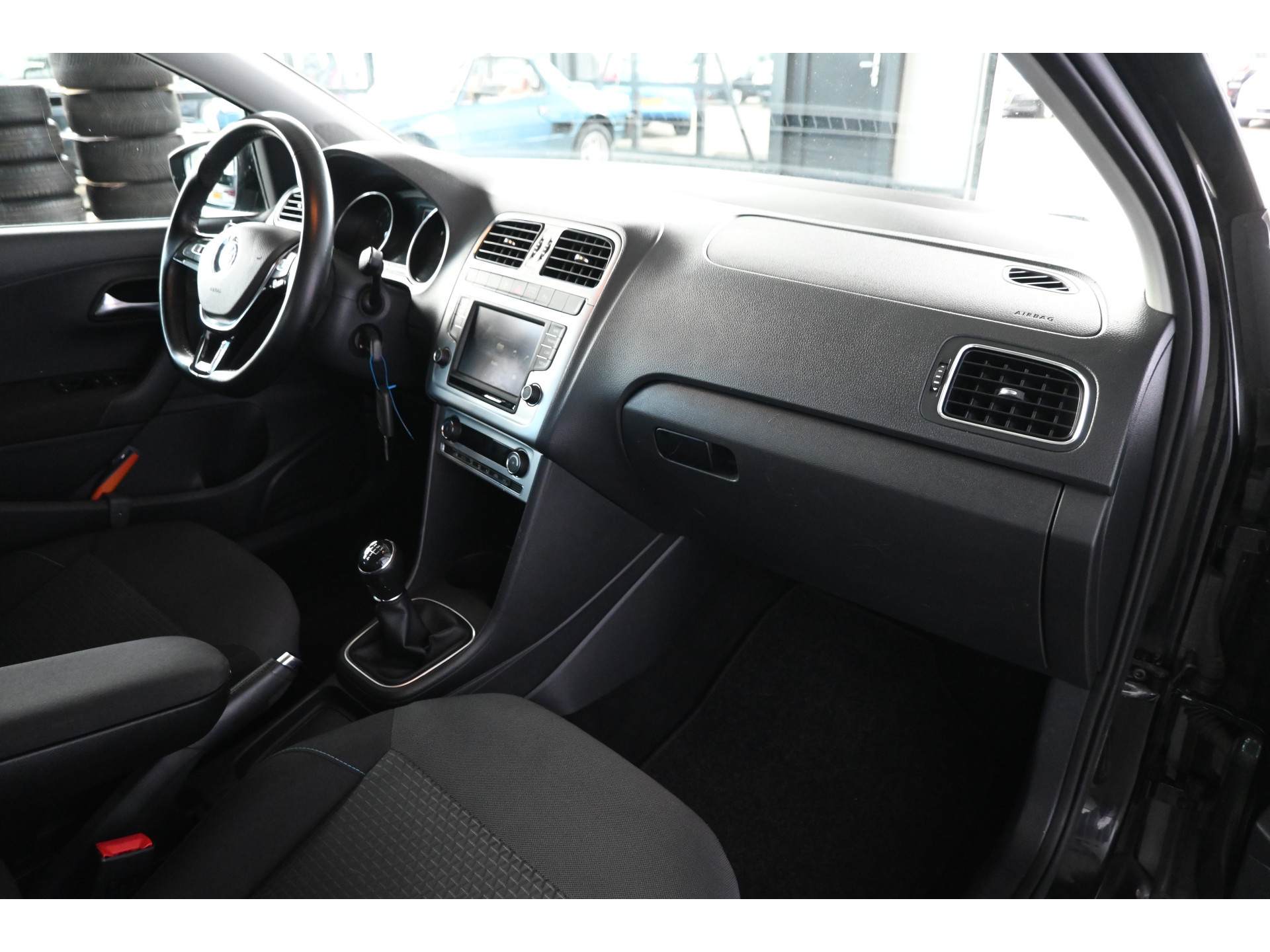 Volkswagen Polo 1.0 BlueMotion Edition Clima Navigatie Cruise Control Goed Onderhouden! Inruil Mogelijk!