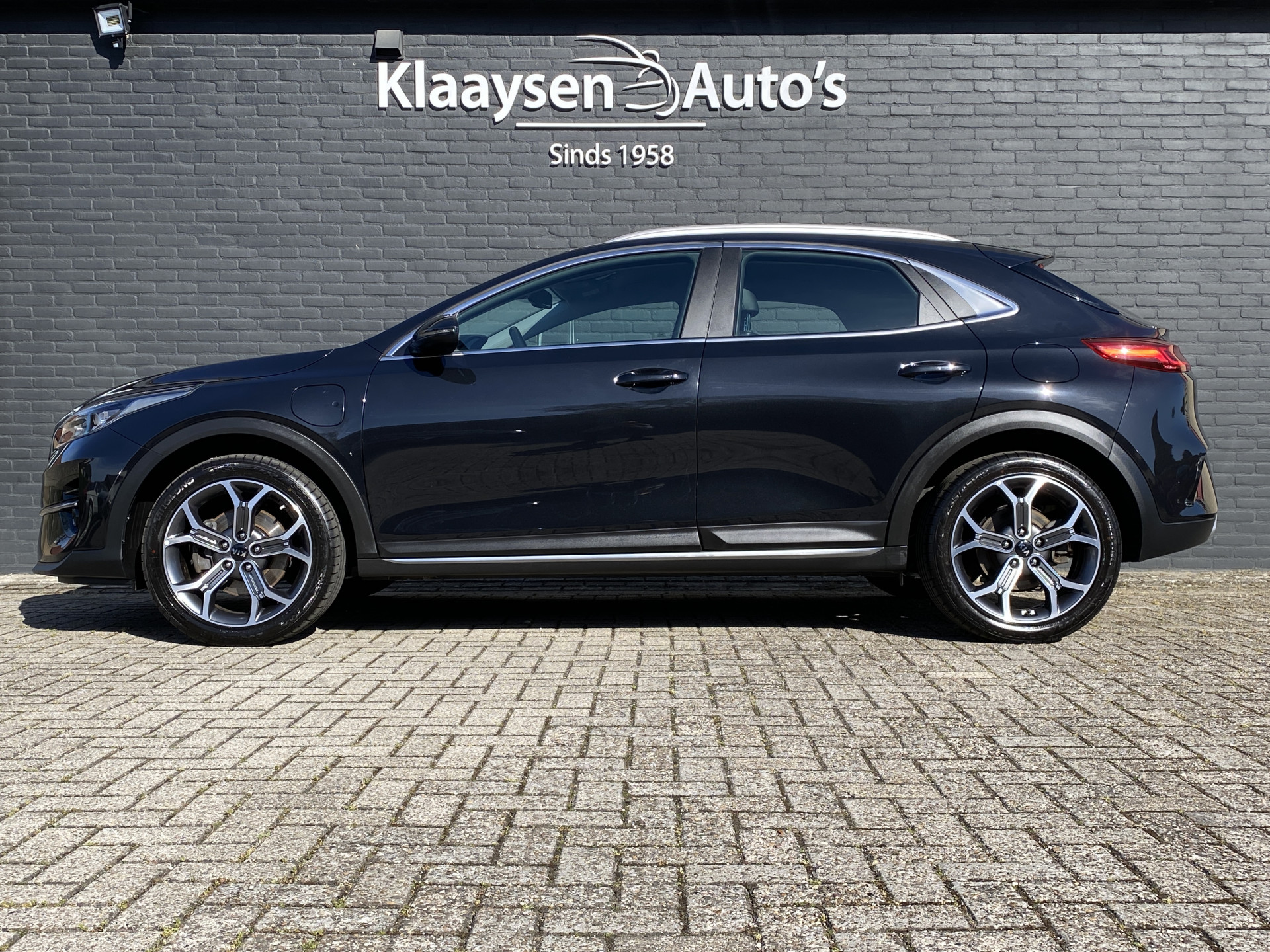 Kia XCeed 1.6 GDi PHEV 140 pk DynamicPlusLine | navigatie | stoel/stuurverwarming | camera | keyless go | incl. winterset