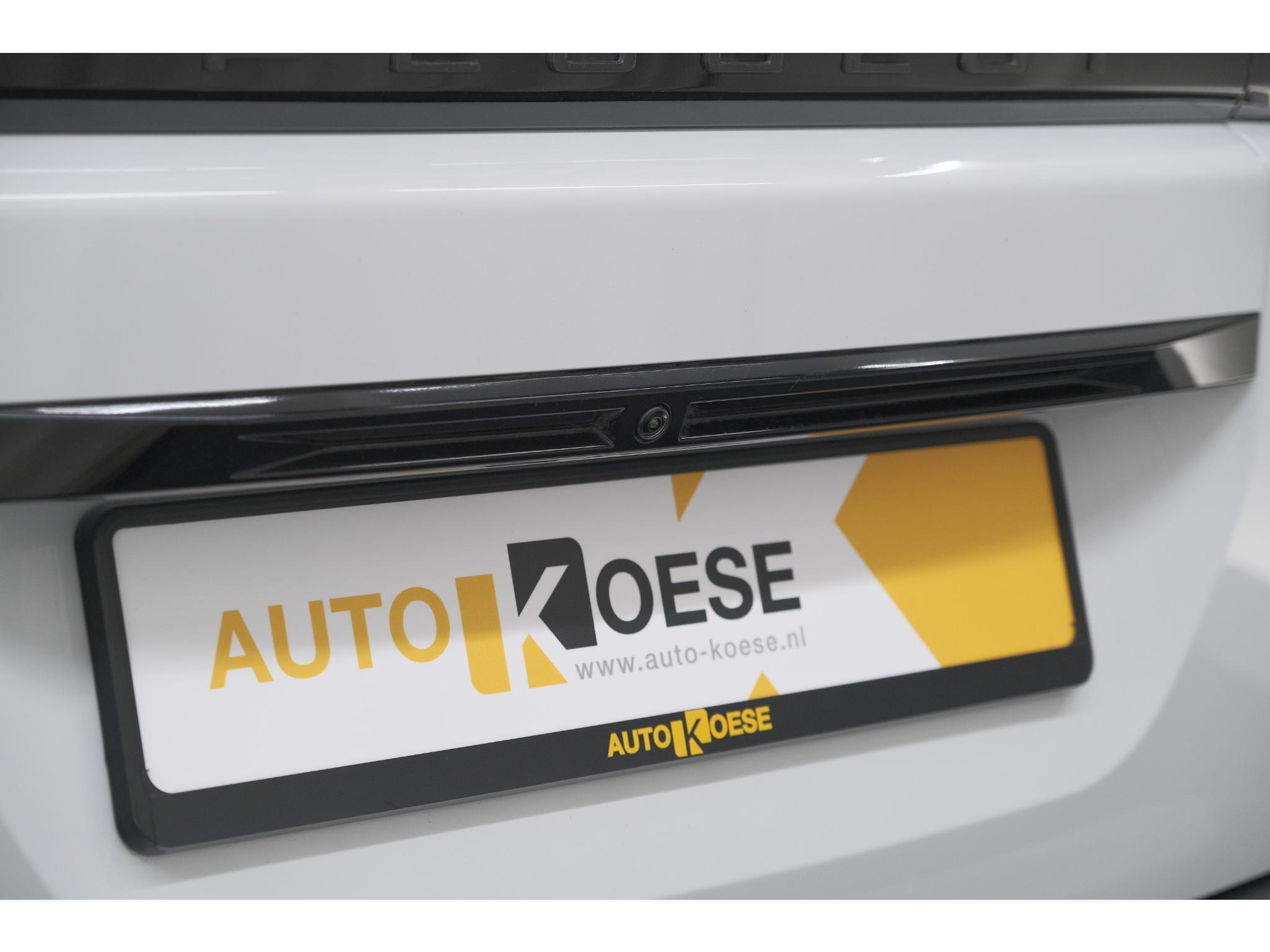 Peugeot 2008 PureTech 130 EAT8 Allure | Allseason banden | 360 Camera | Dodehoekdetectie | Apple Carplay | Stoelverwarming